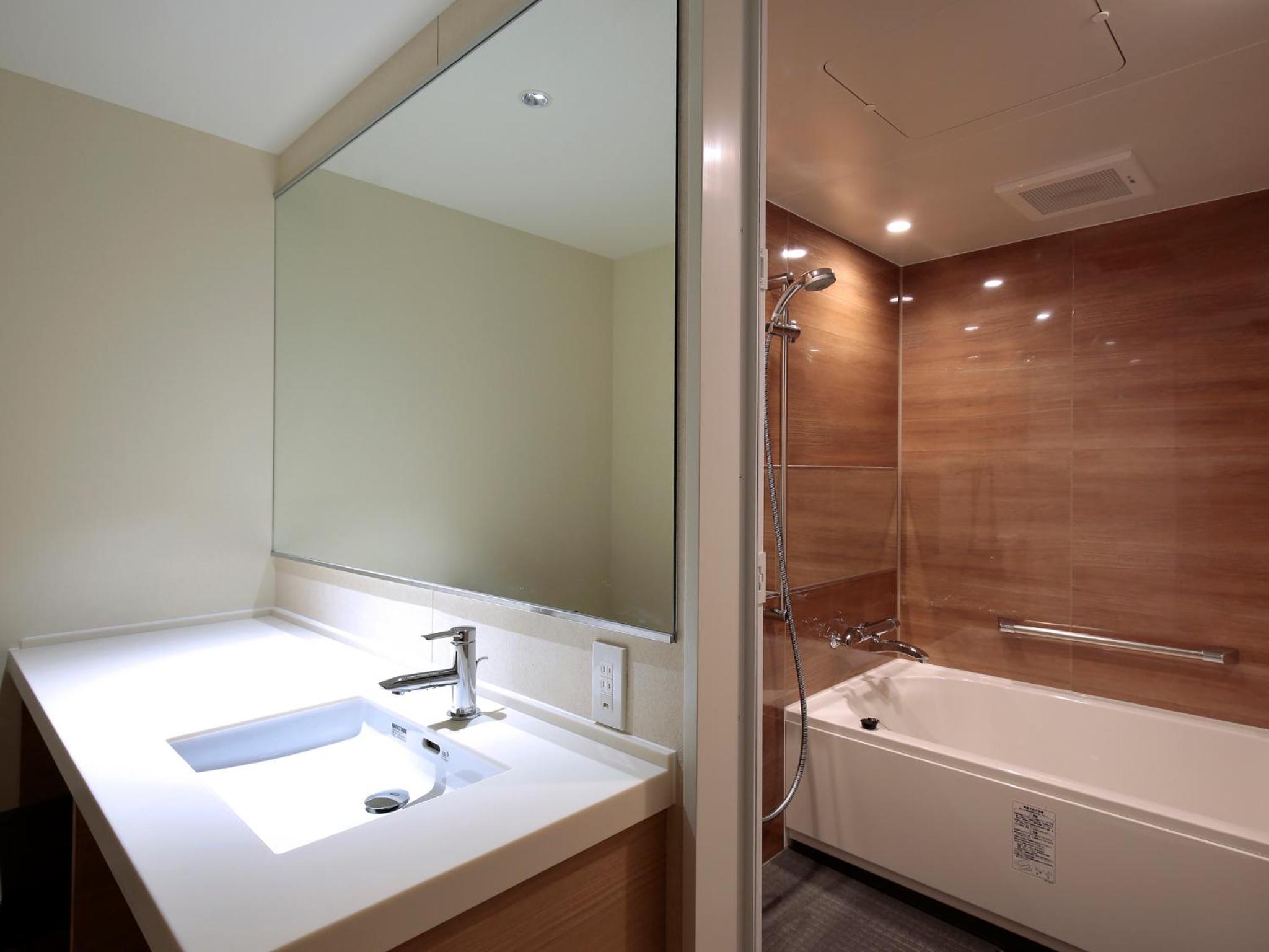 Deluxe Twin Room with Free access to Lounge - Non-Smoking