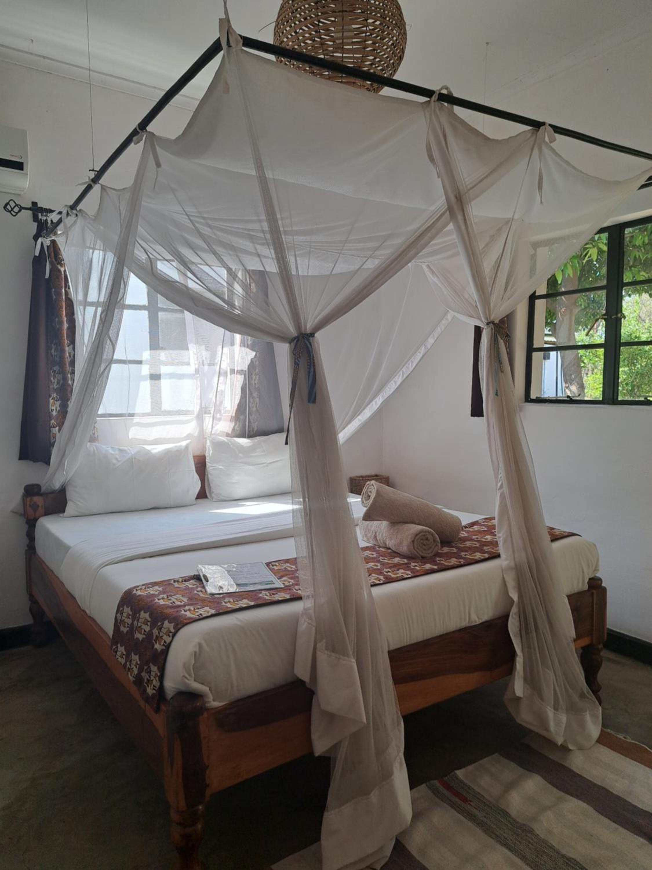 Family Room with Garden View
