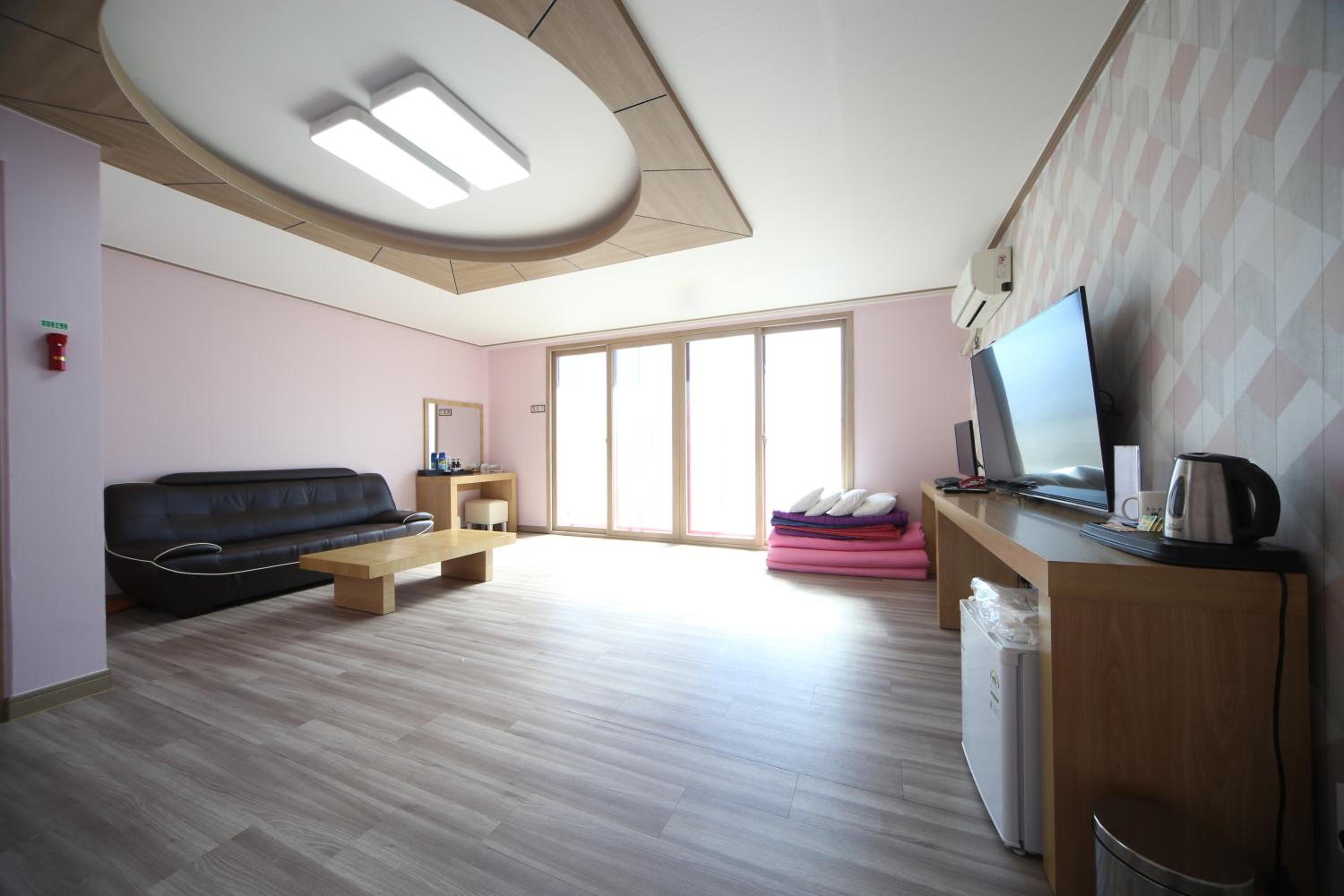 Family Room with Sea View