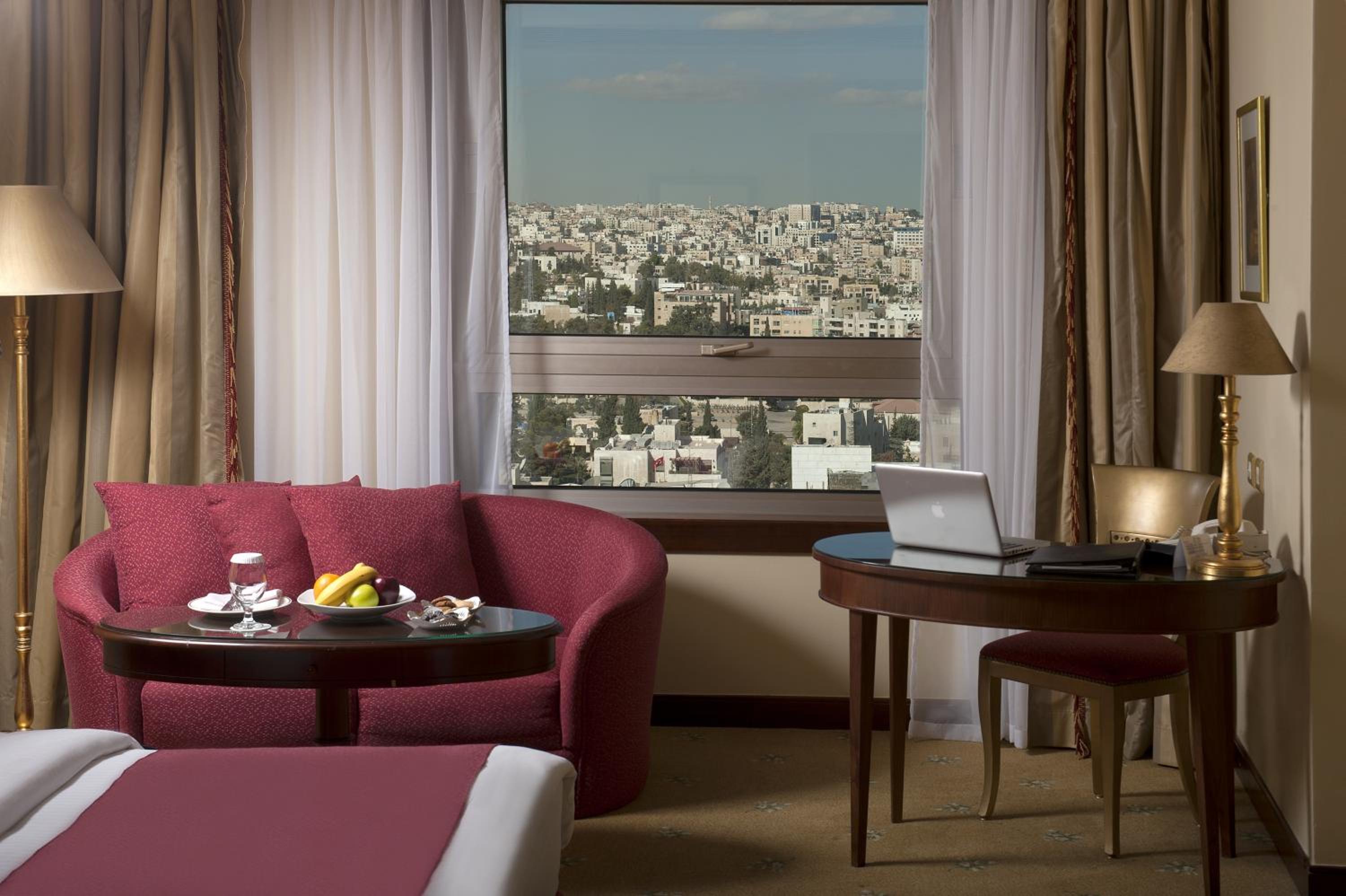 Deluxe Room Twin Beds
