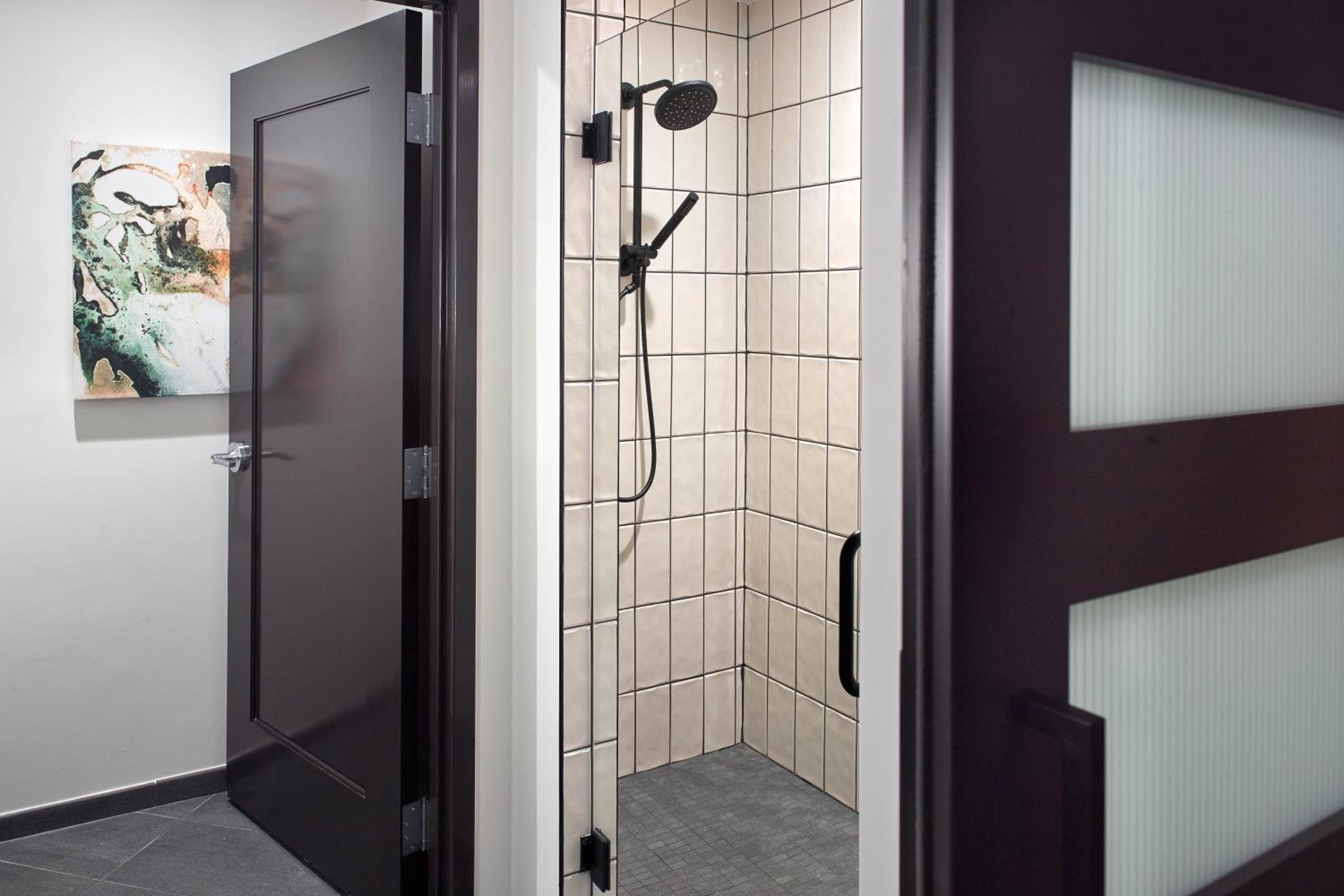 Deluxe Queen Guest Room with 2 Queen Beds