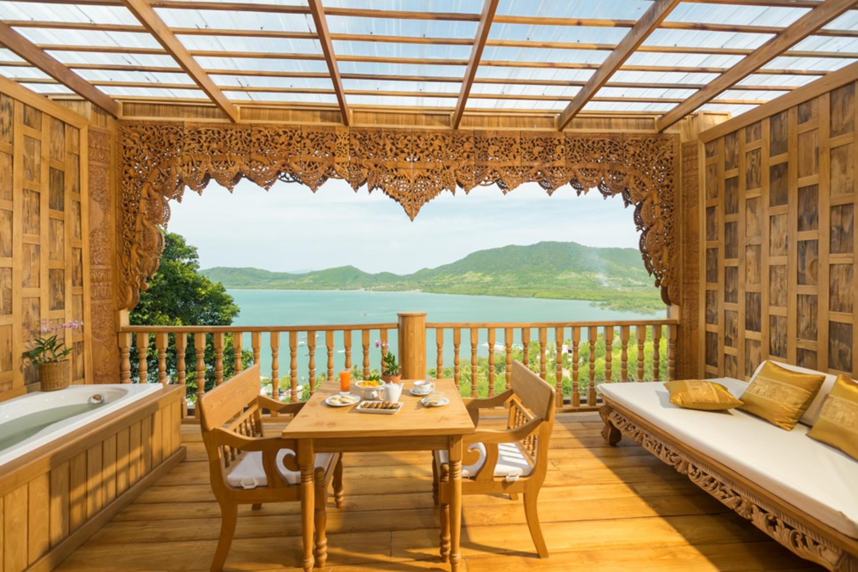 Grand Deluxe Bay View 