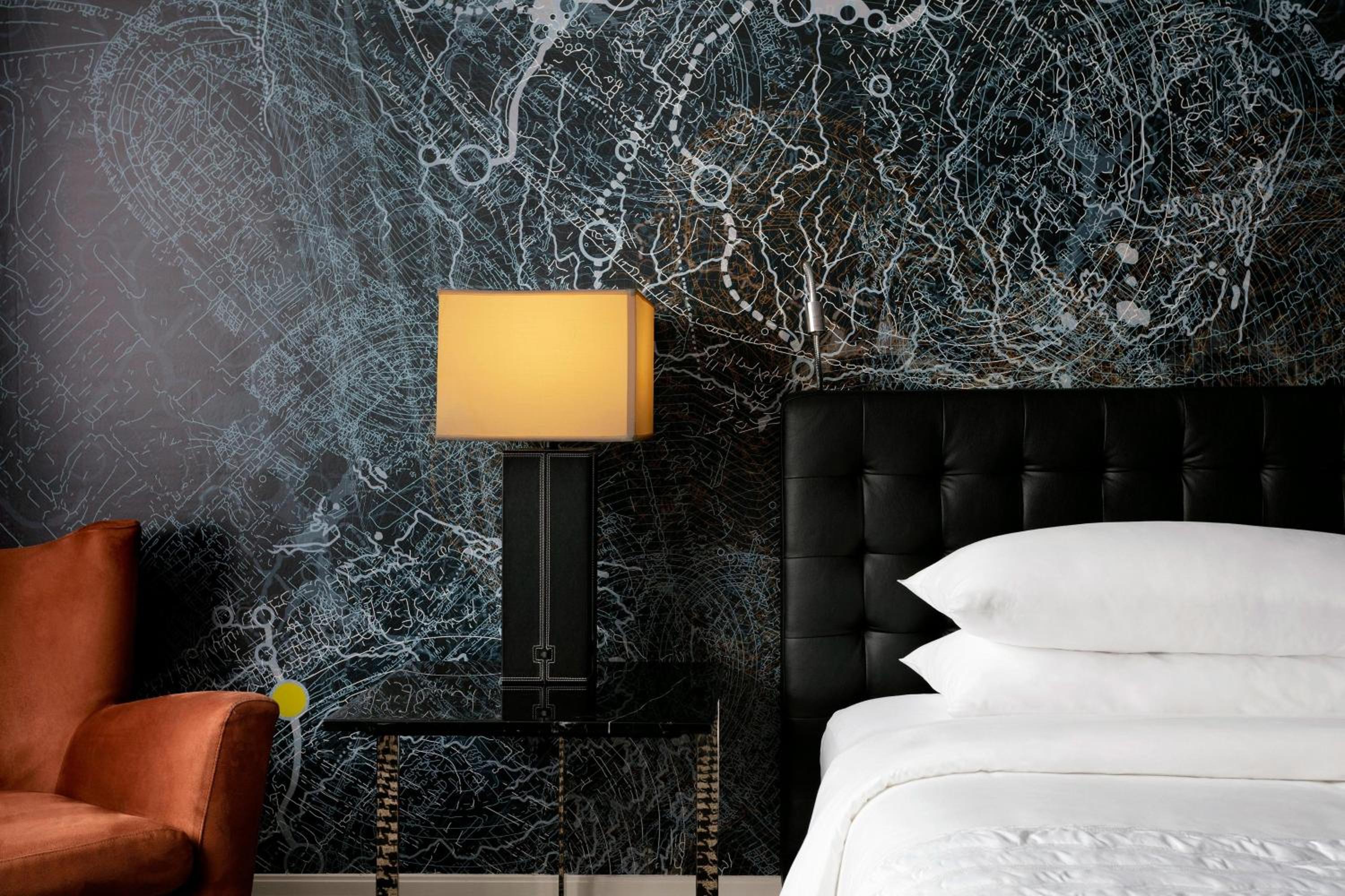 Classic King Room with Roll-in Shower - Mobility and Hearing Accessible