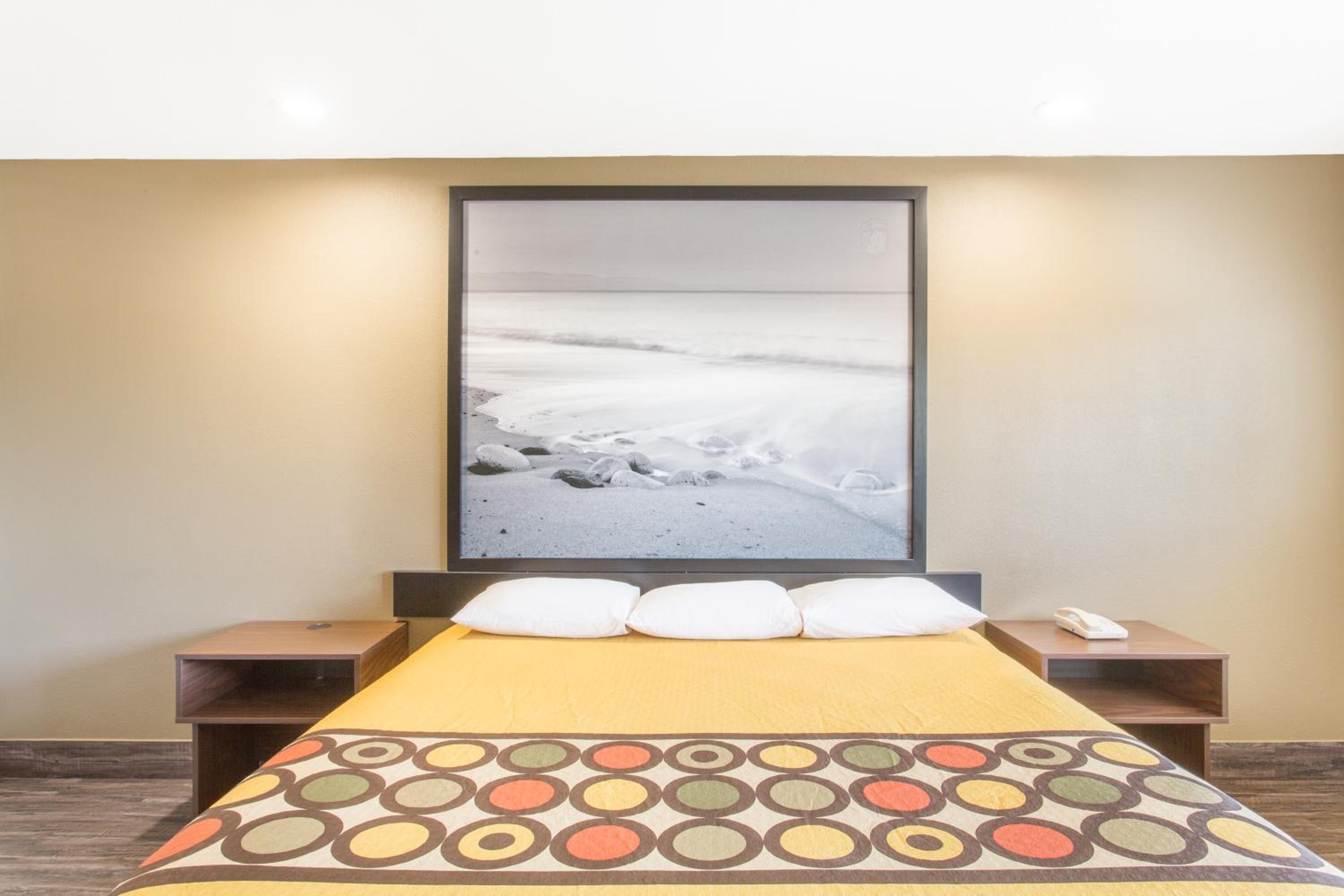 King Room - Non-Smoking