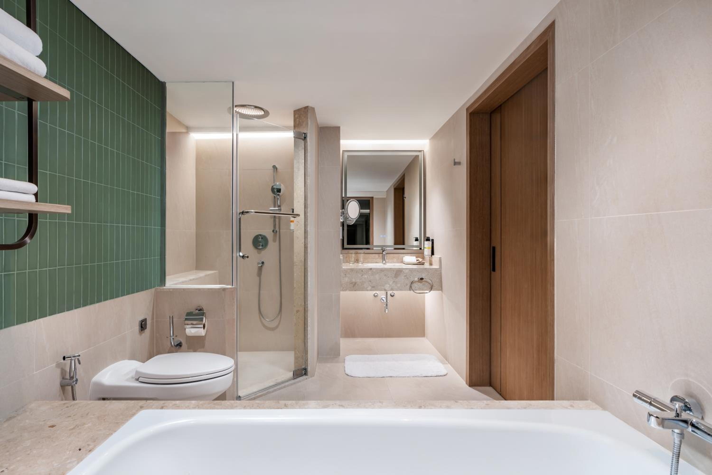 Deluxe King Room with Garden View