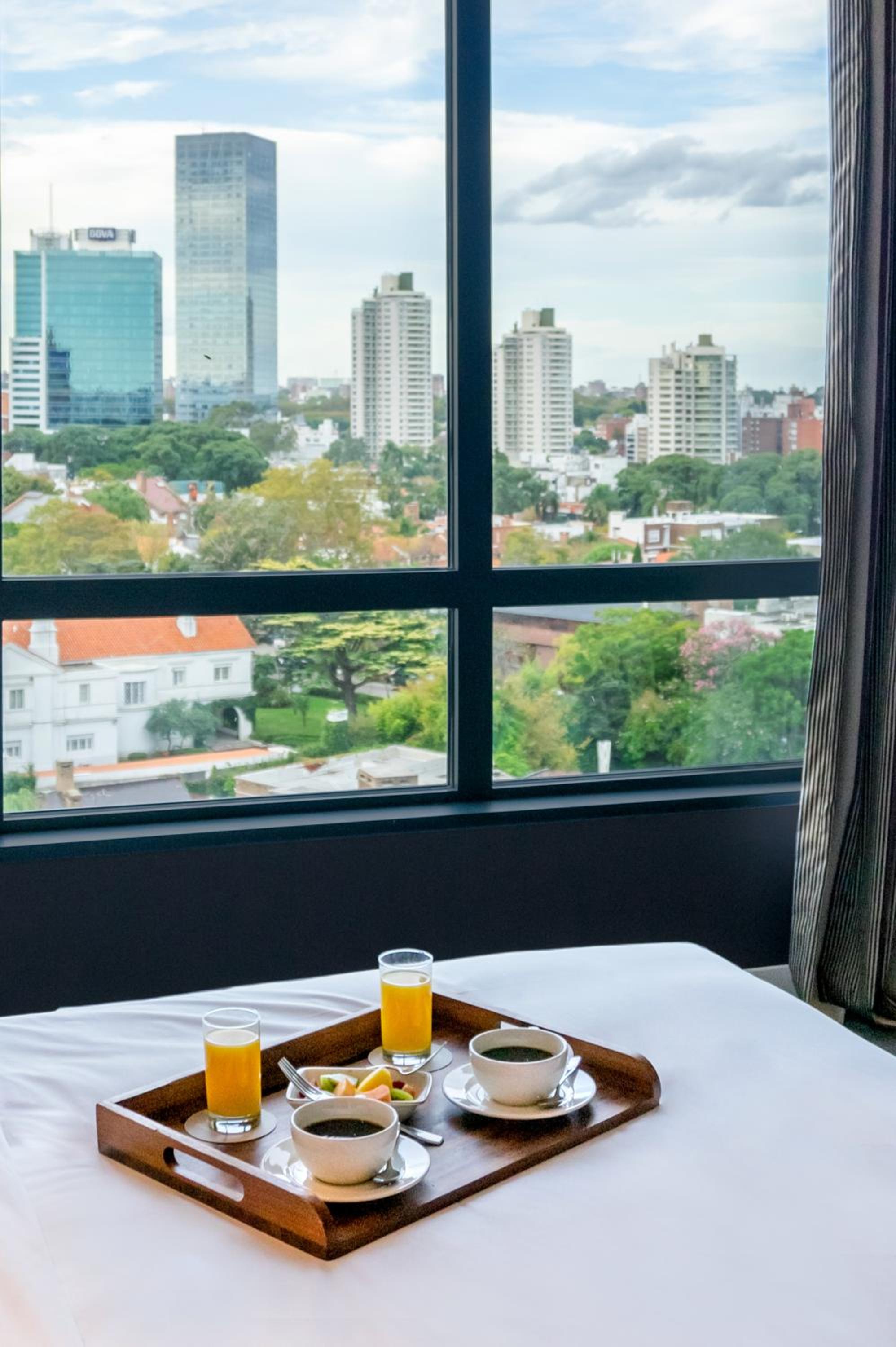 Twin Room with City View - High Floor