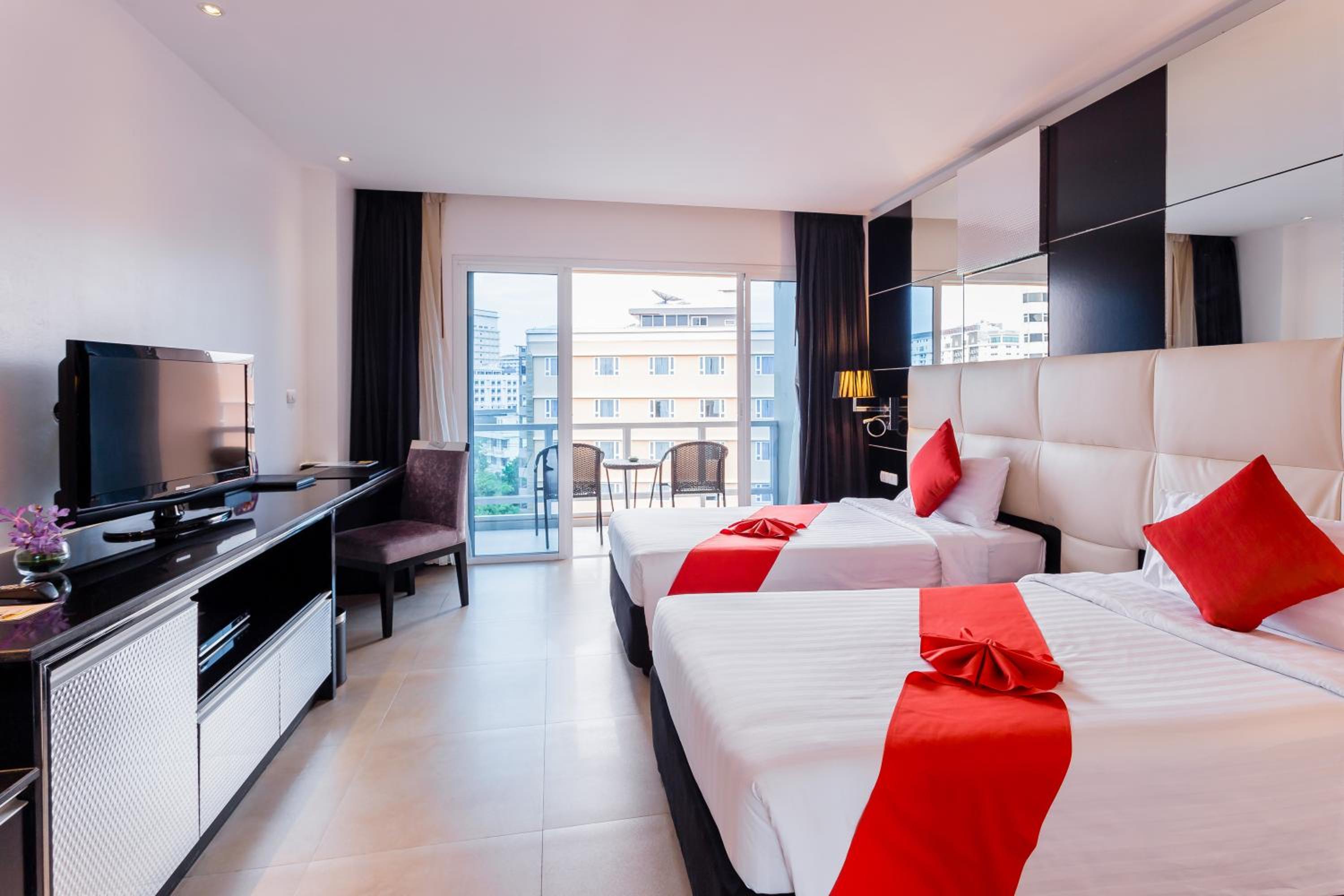 Grand Deluxe Twin Room with Pool View