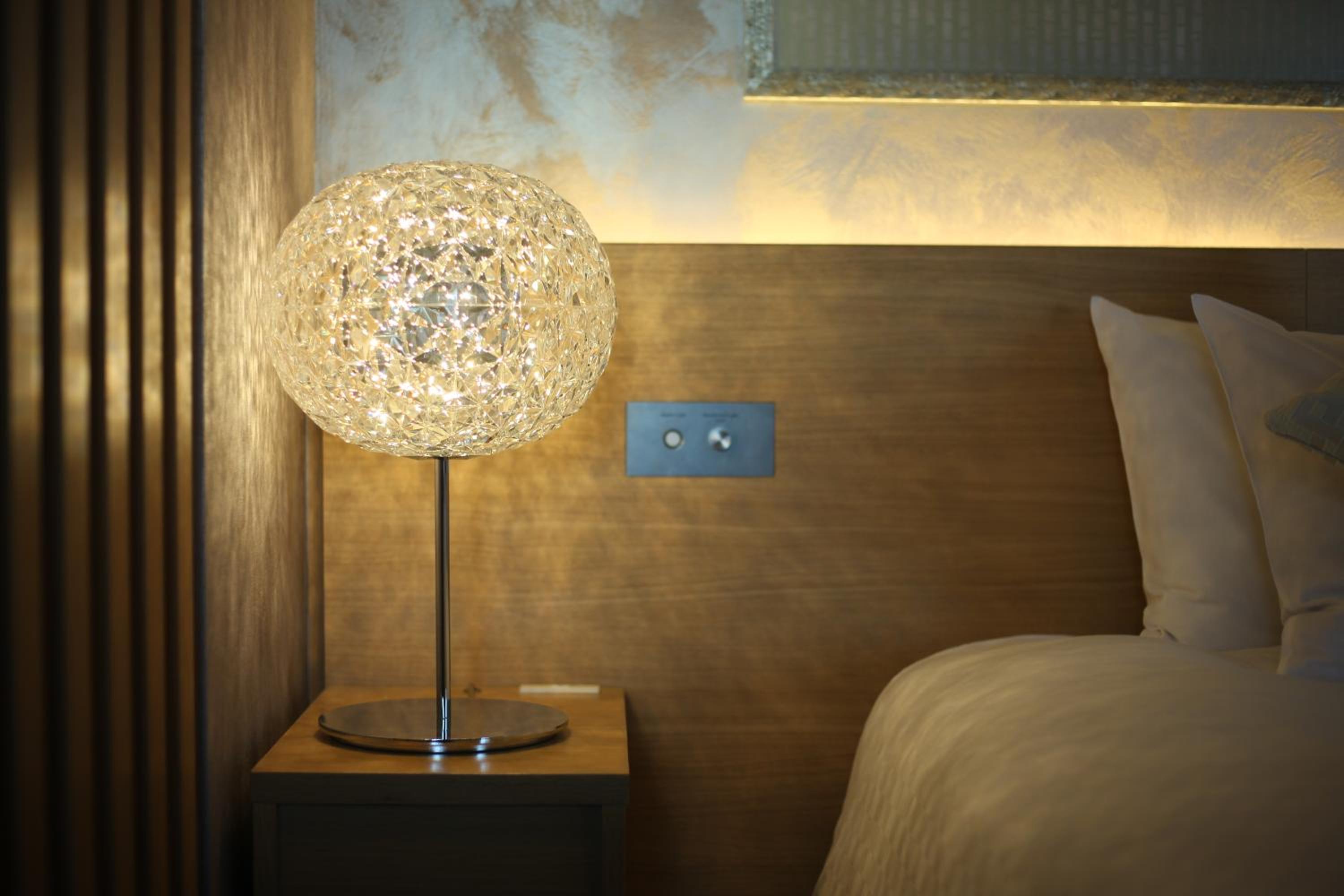 Twin Room designed with KIRA KARACHO ( GIN-GETSU ) - Non-Smoking