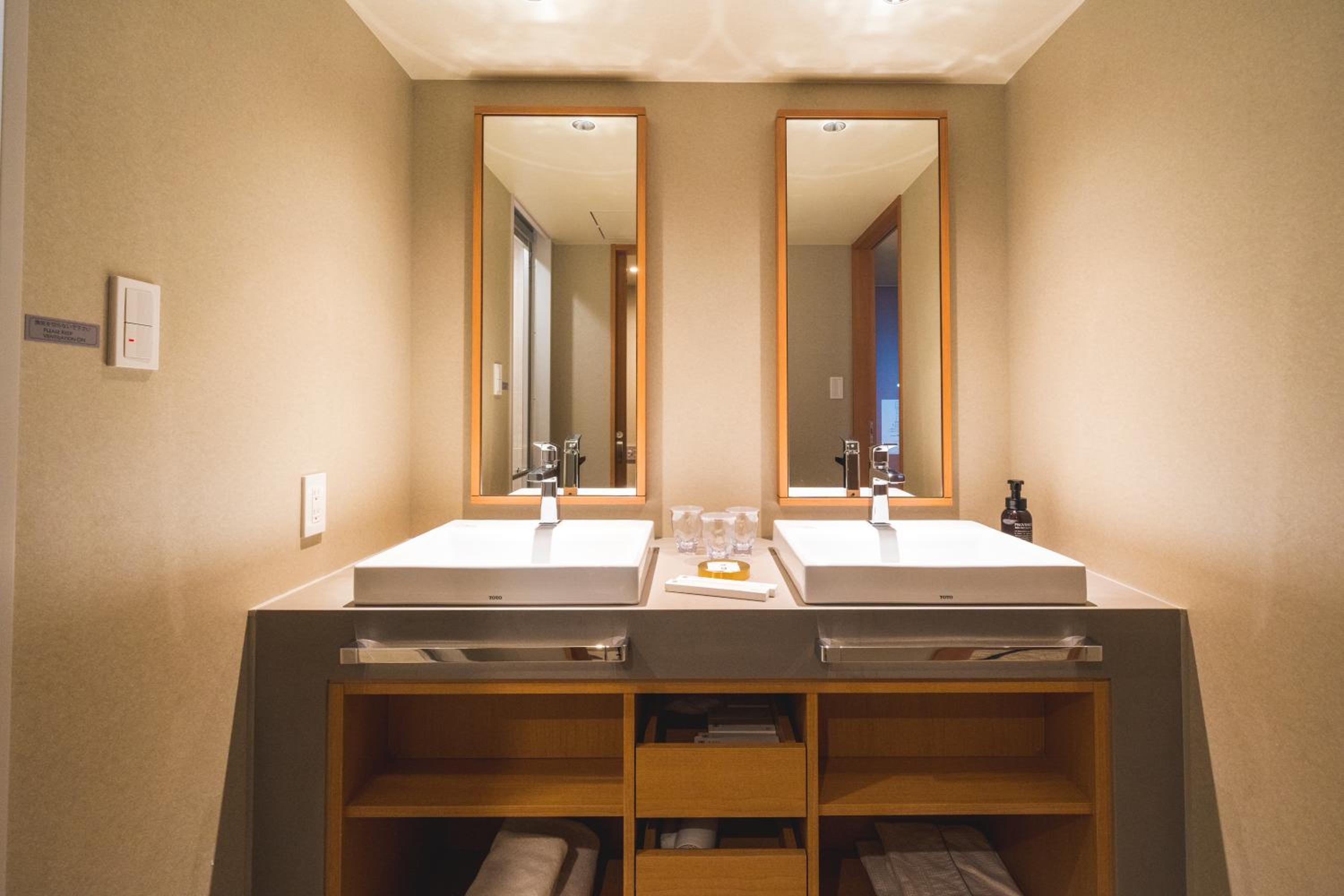Signature Deluxe Twin Room