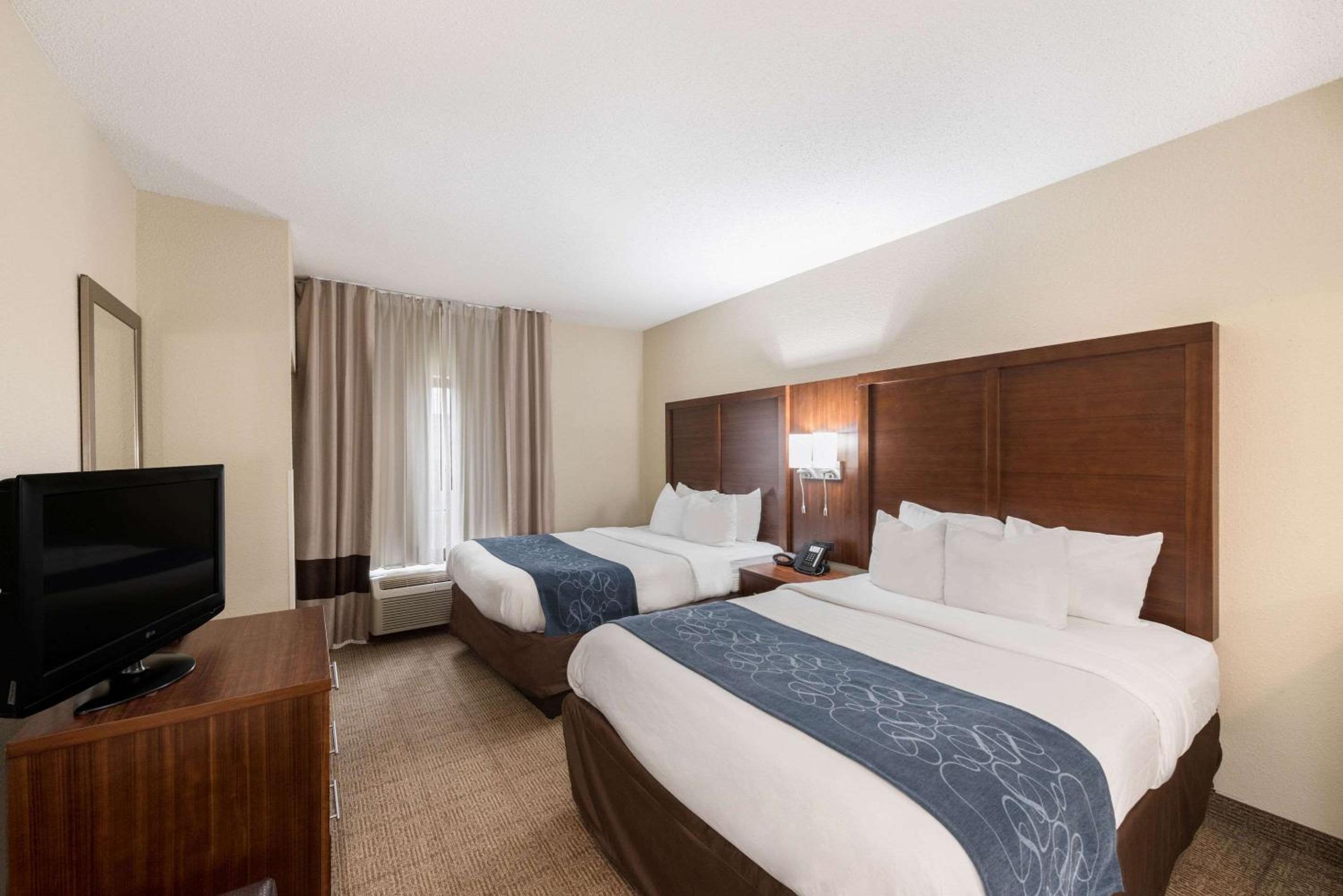 Queen Suite - Non-Smoking