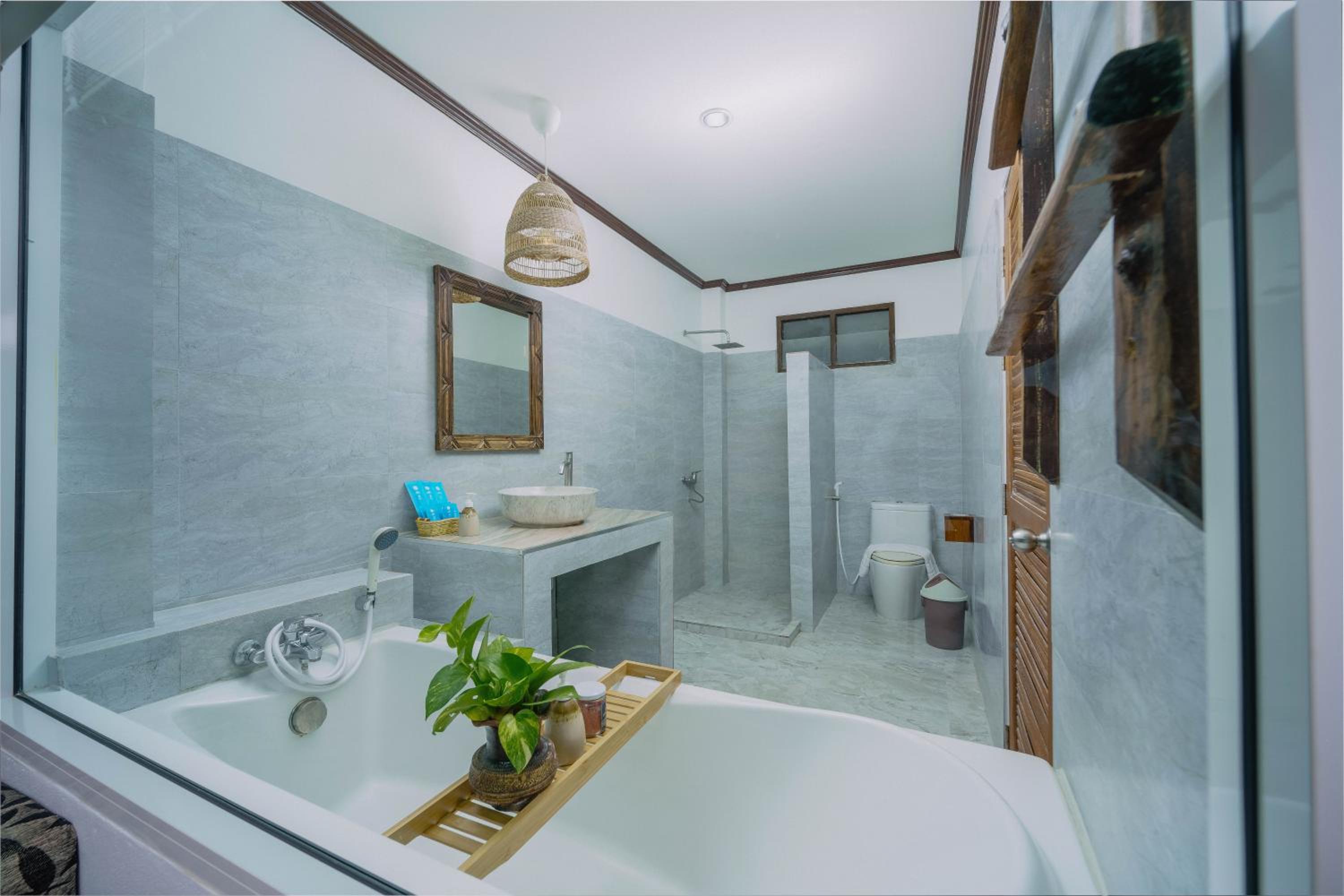 Deluxe Triple with Partial Seaview- Free Beach Shuttle