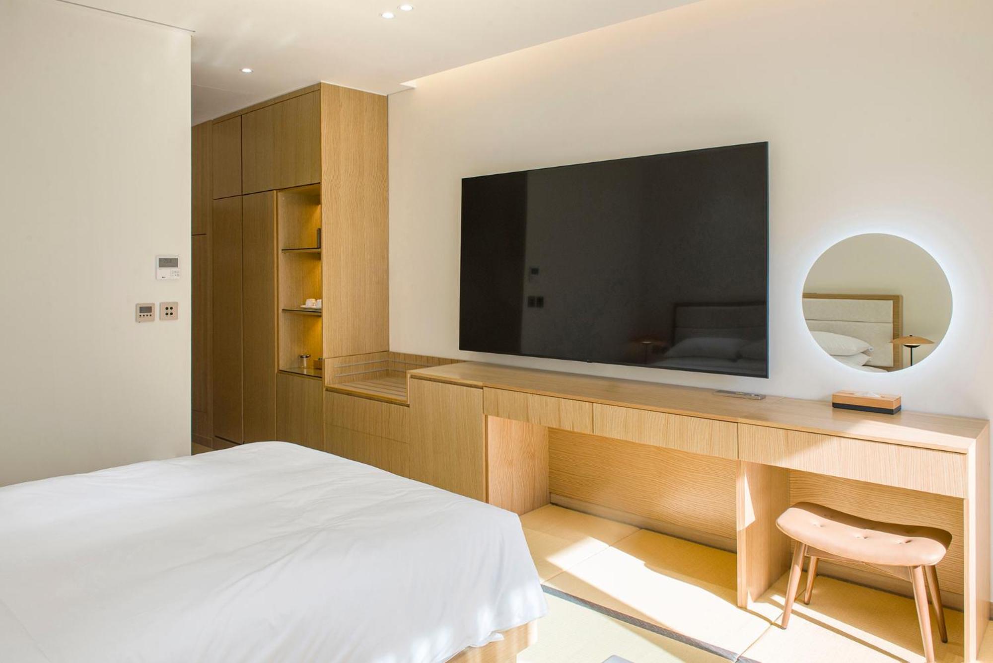 King Room with Spa Bath