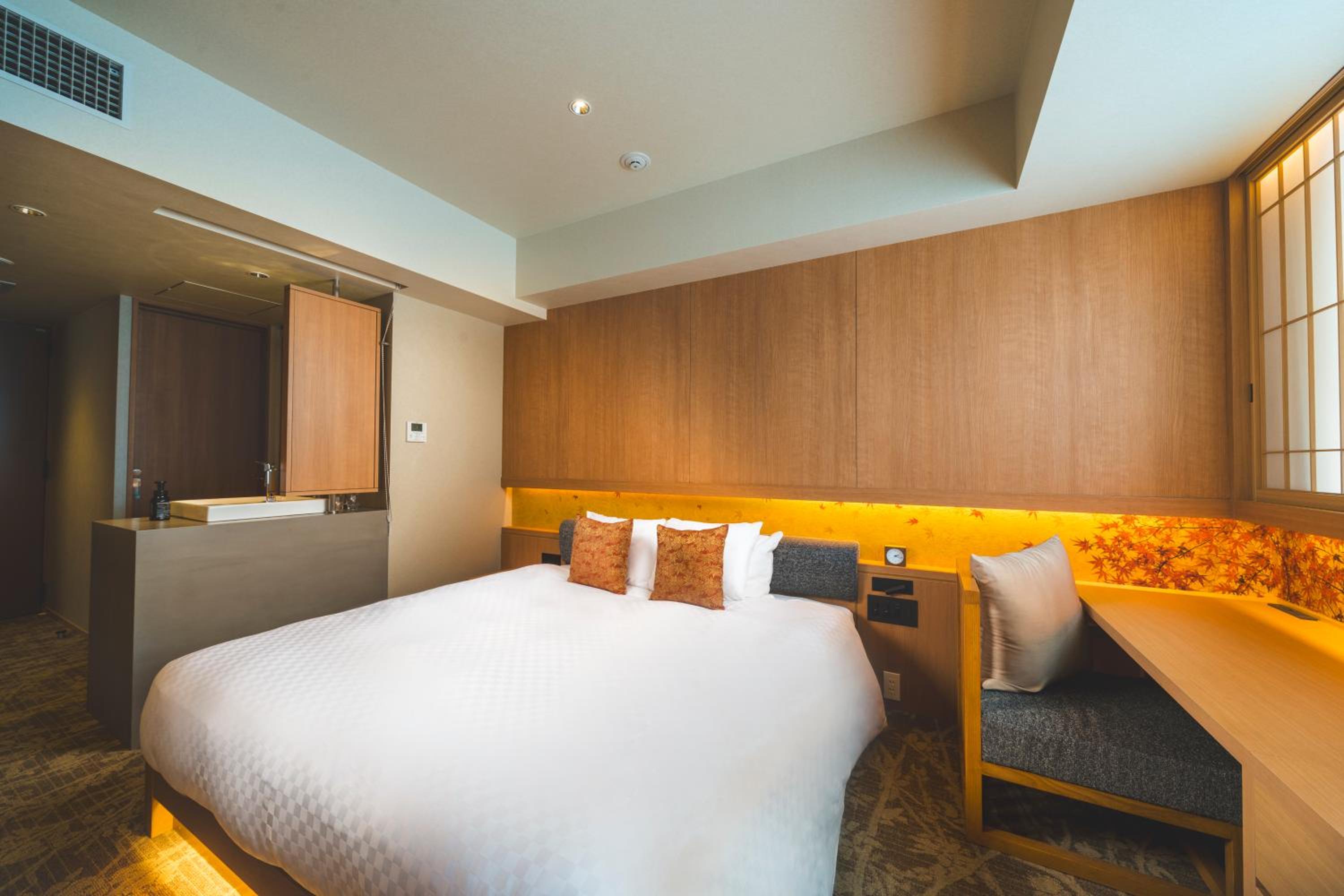 Standard King Room - Non-Smoking 