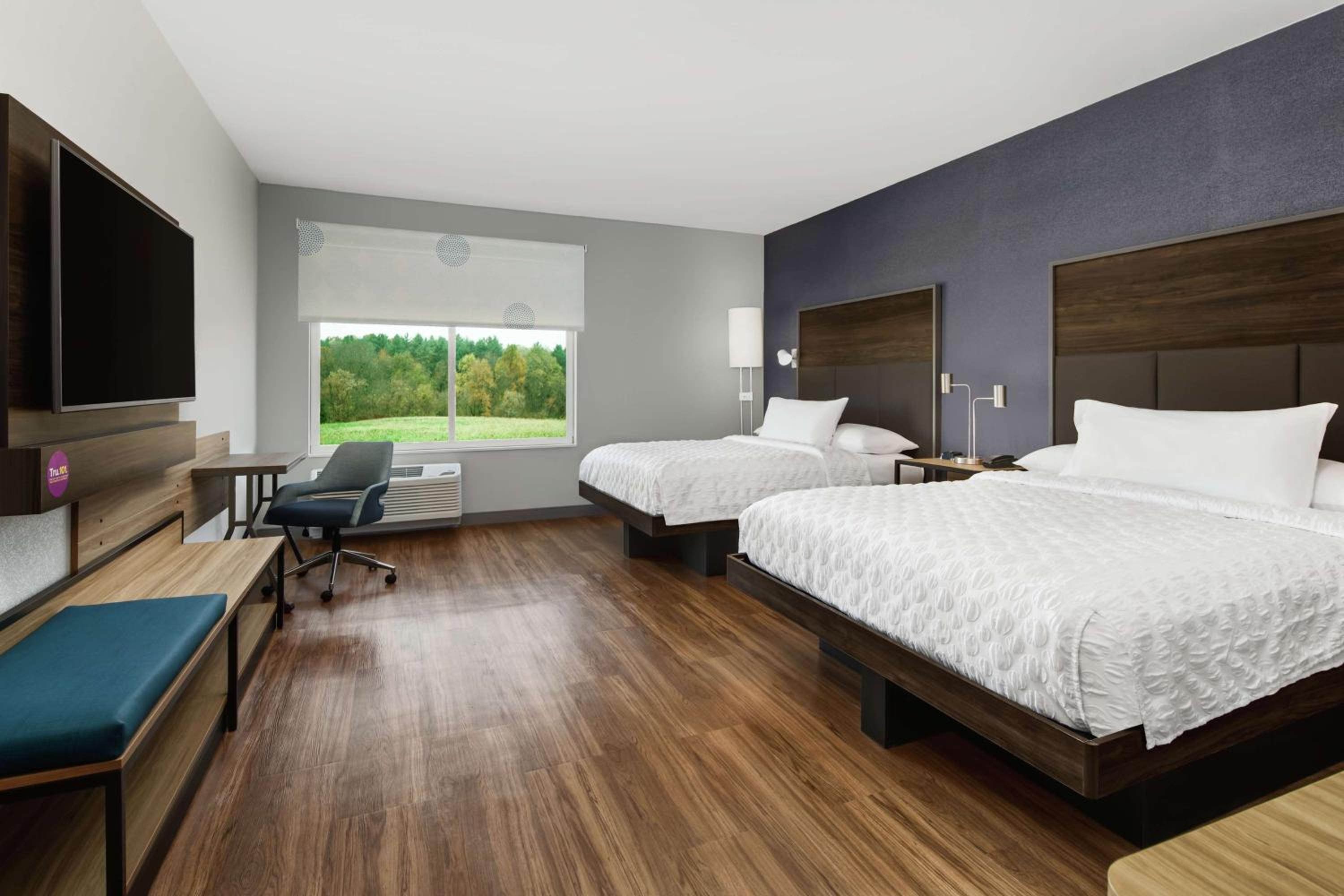 Queen Room with Two Queen Beds - Hearing Access