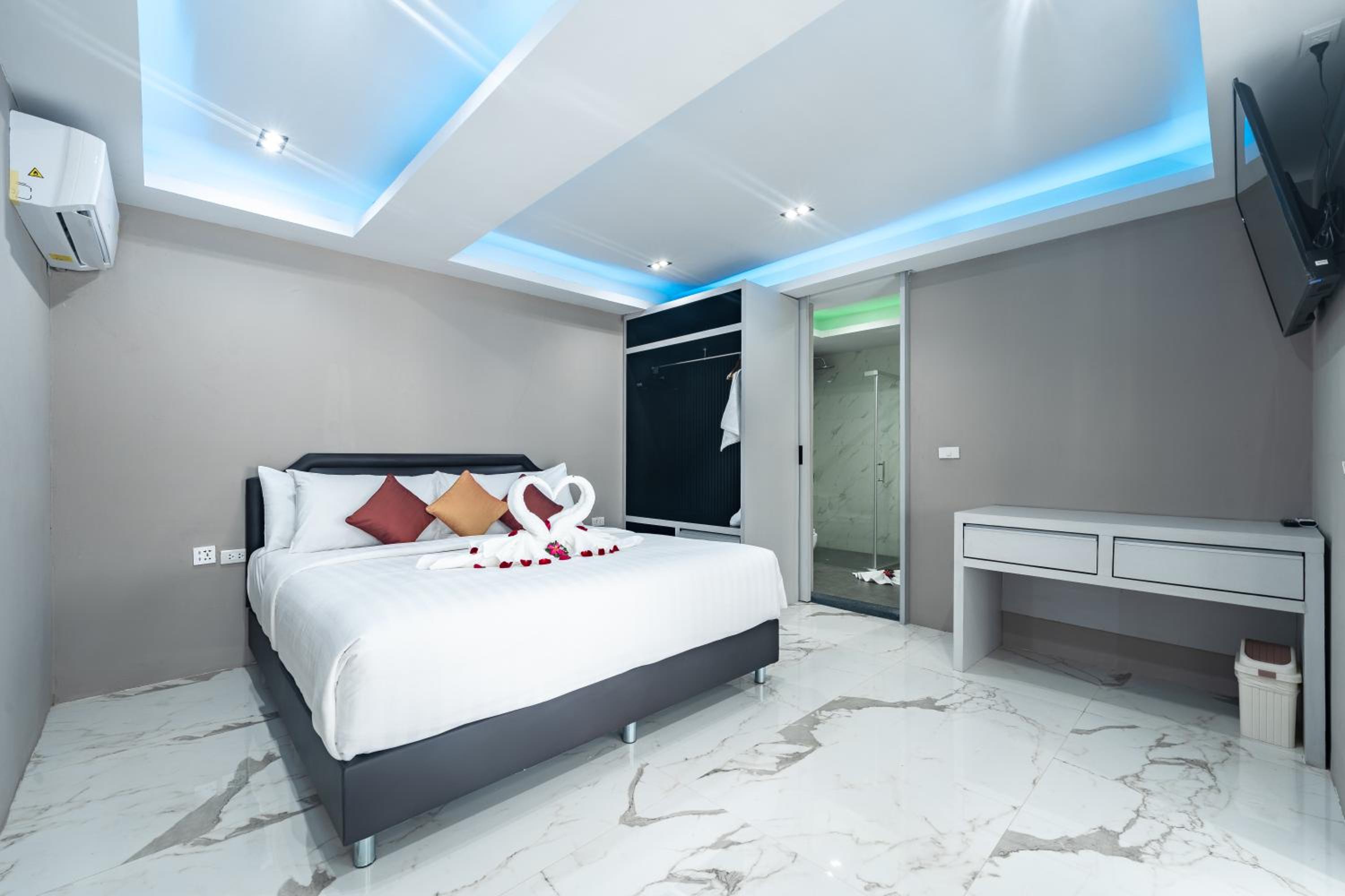 Three-Bedroom Apartment with Ocean View