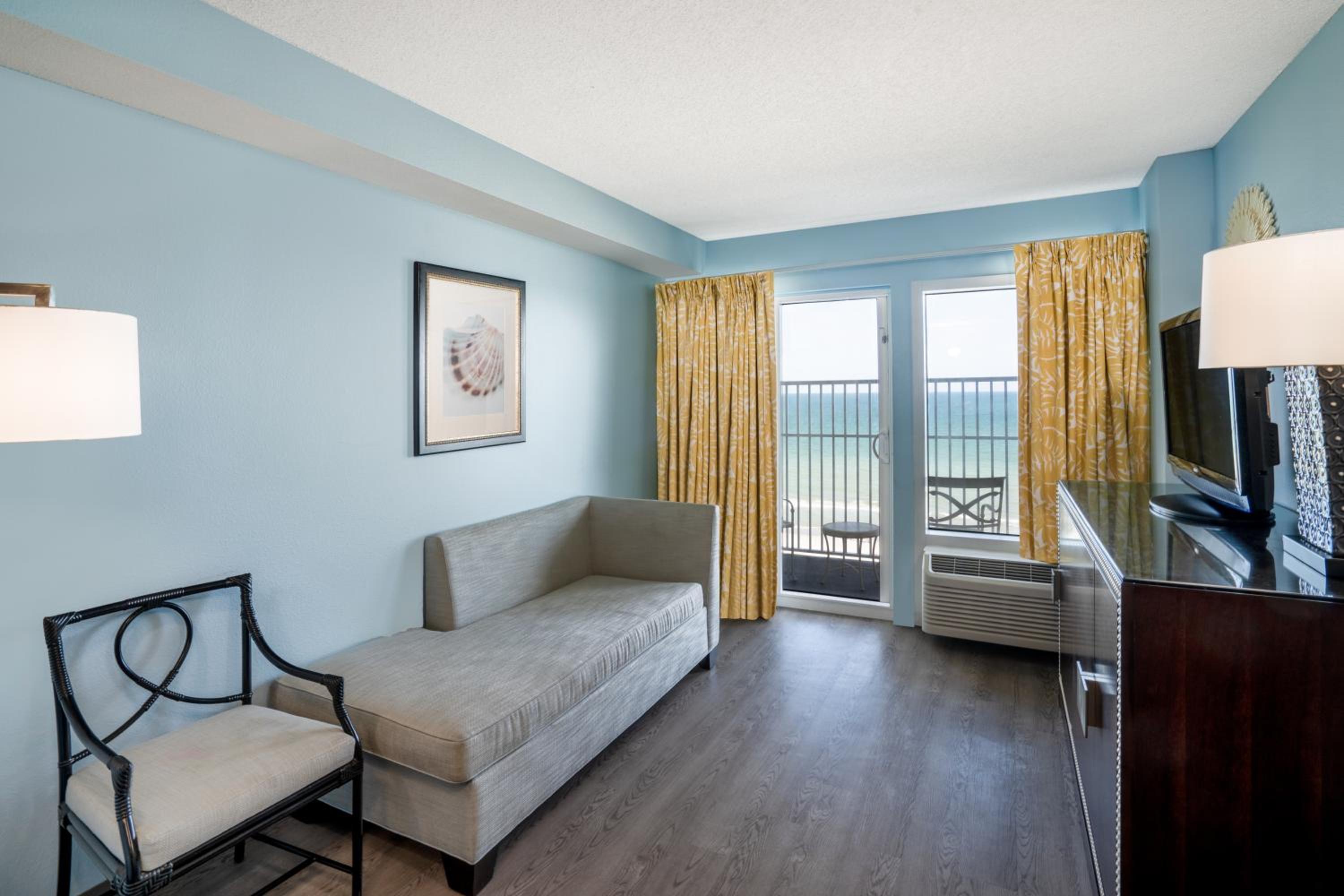 Deluxe Suite King and Full Oceanfront