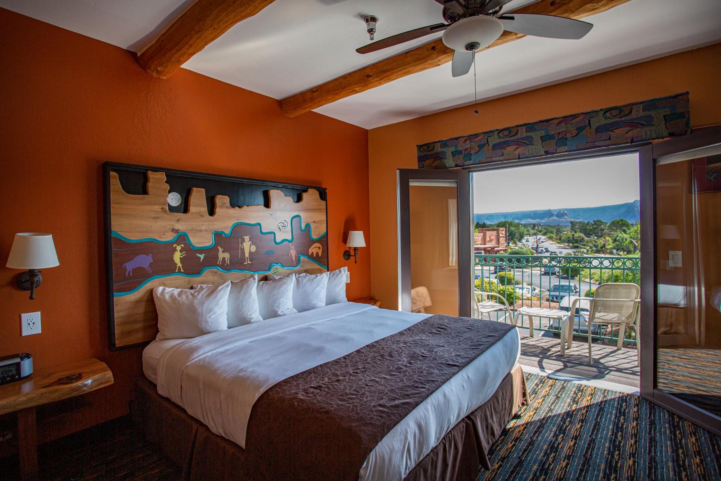 Panoramic Sedona King Suite
