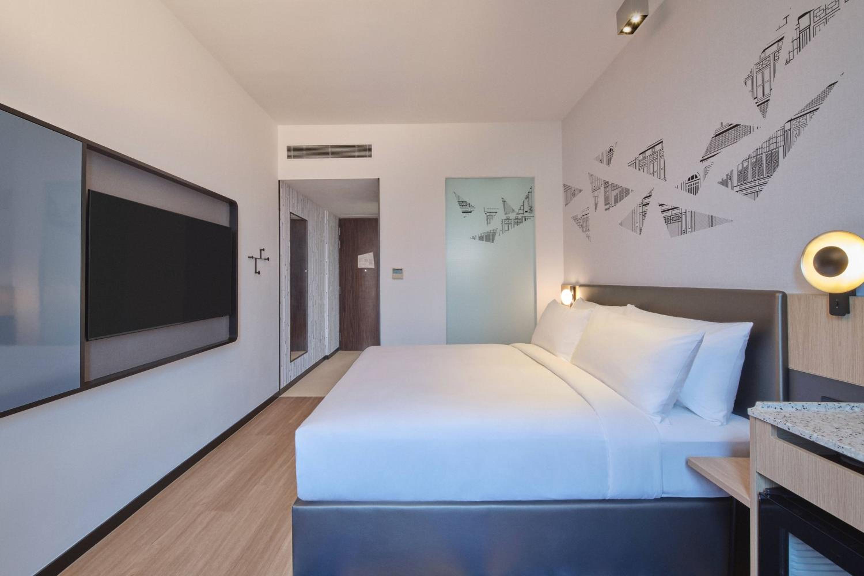 Urban, Guest room, 1 King, West Wing