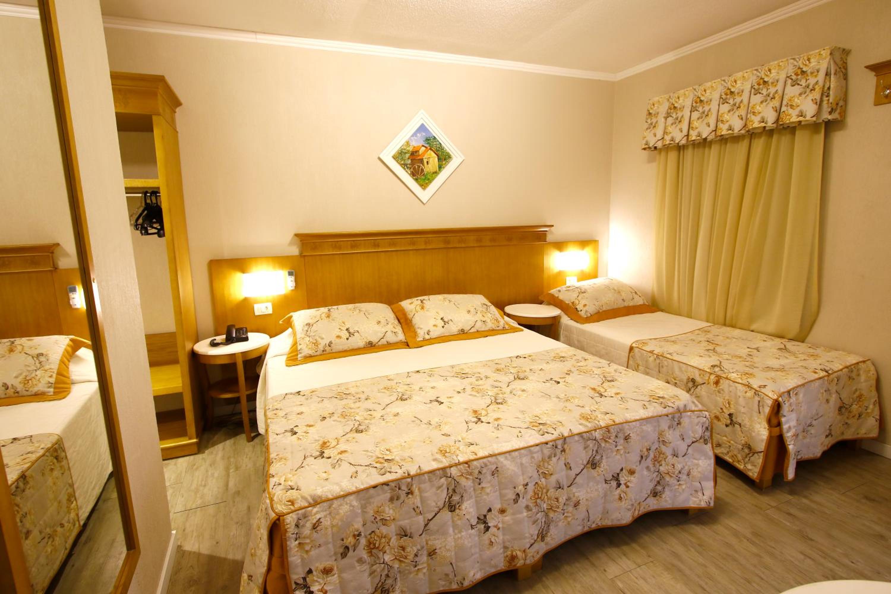 Deluxe Triple Room with 1 Double Bed and 1 Single Bed