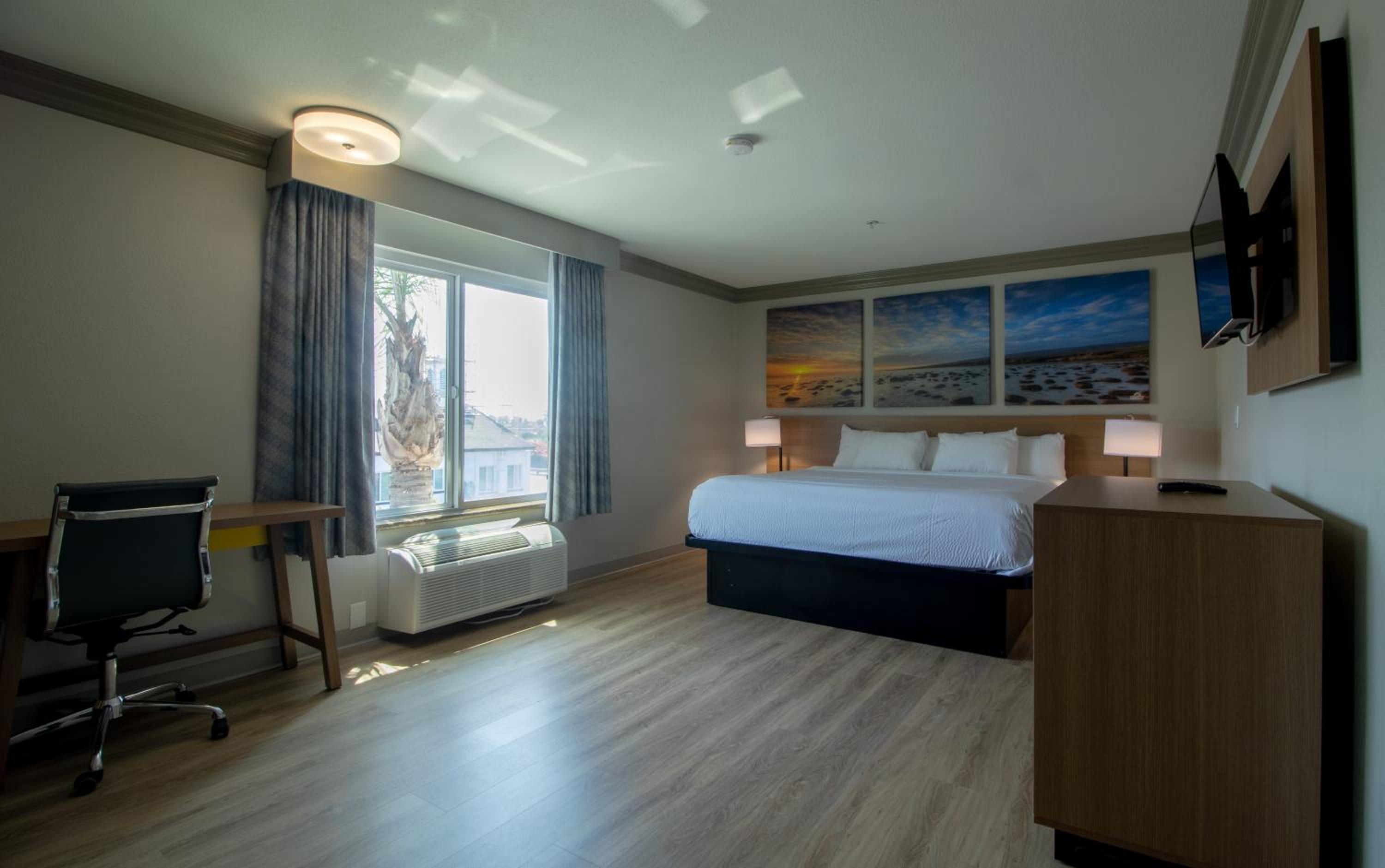 Suite with a King Bed and a Queen Bed - Non-Smoking