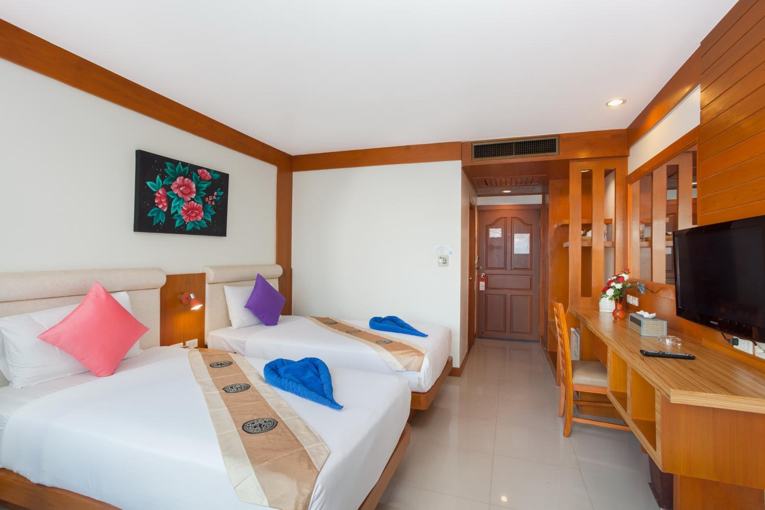Deluxe Double or Twin Room with Pool Access