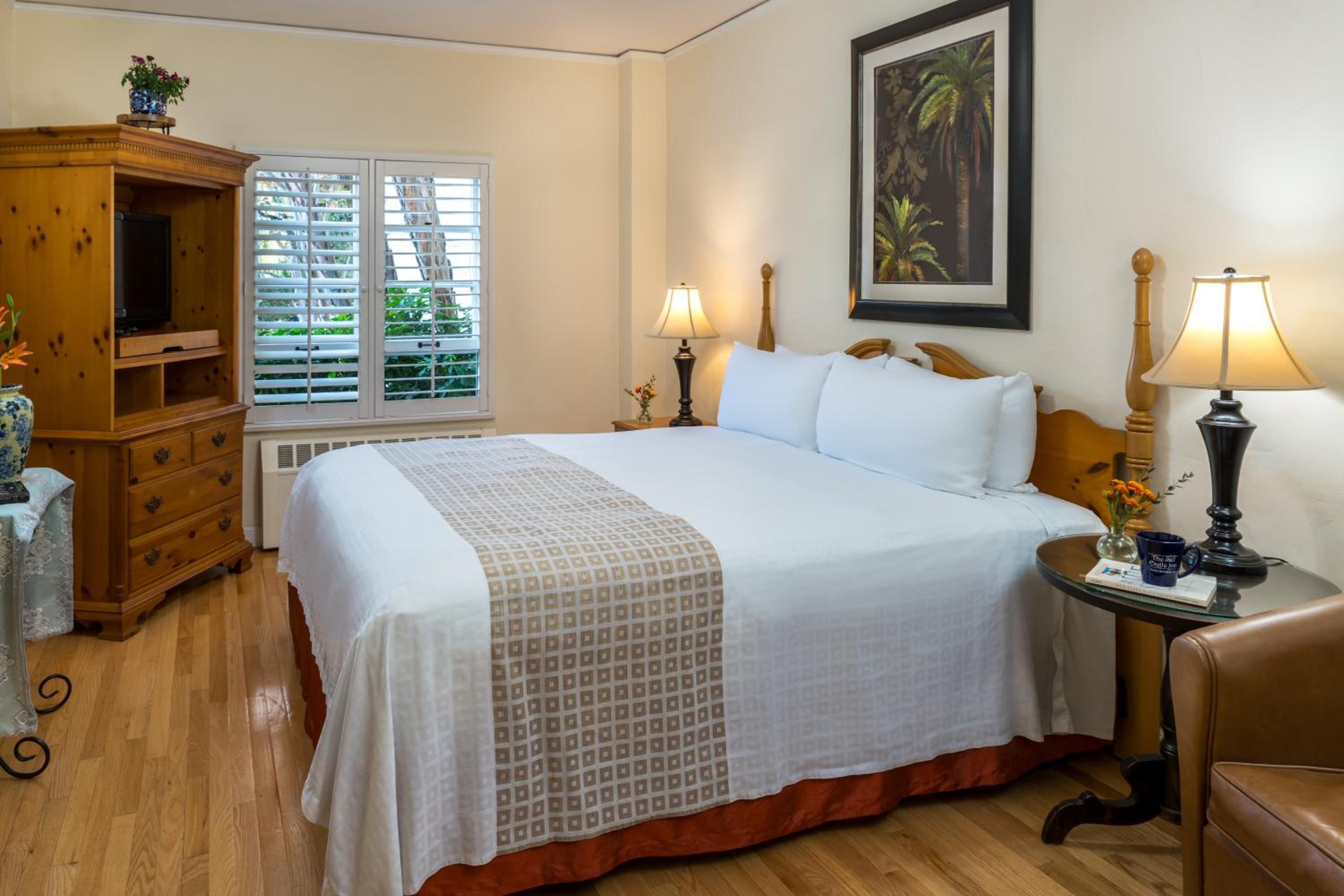 Deluxe King Room with Balcony