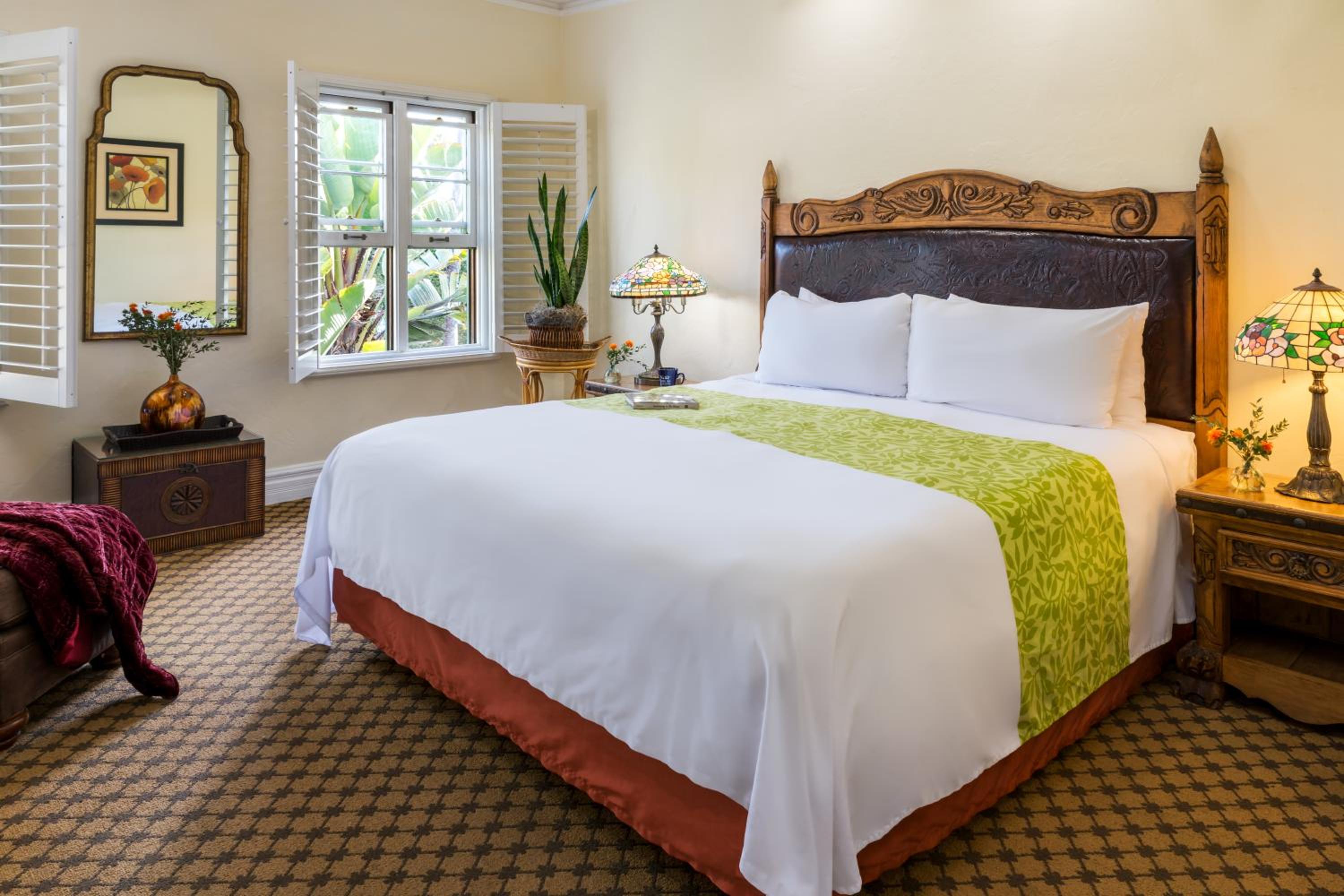 Deluxe King Room with Balcony