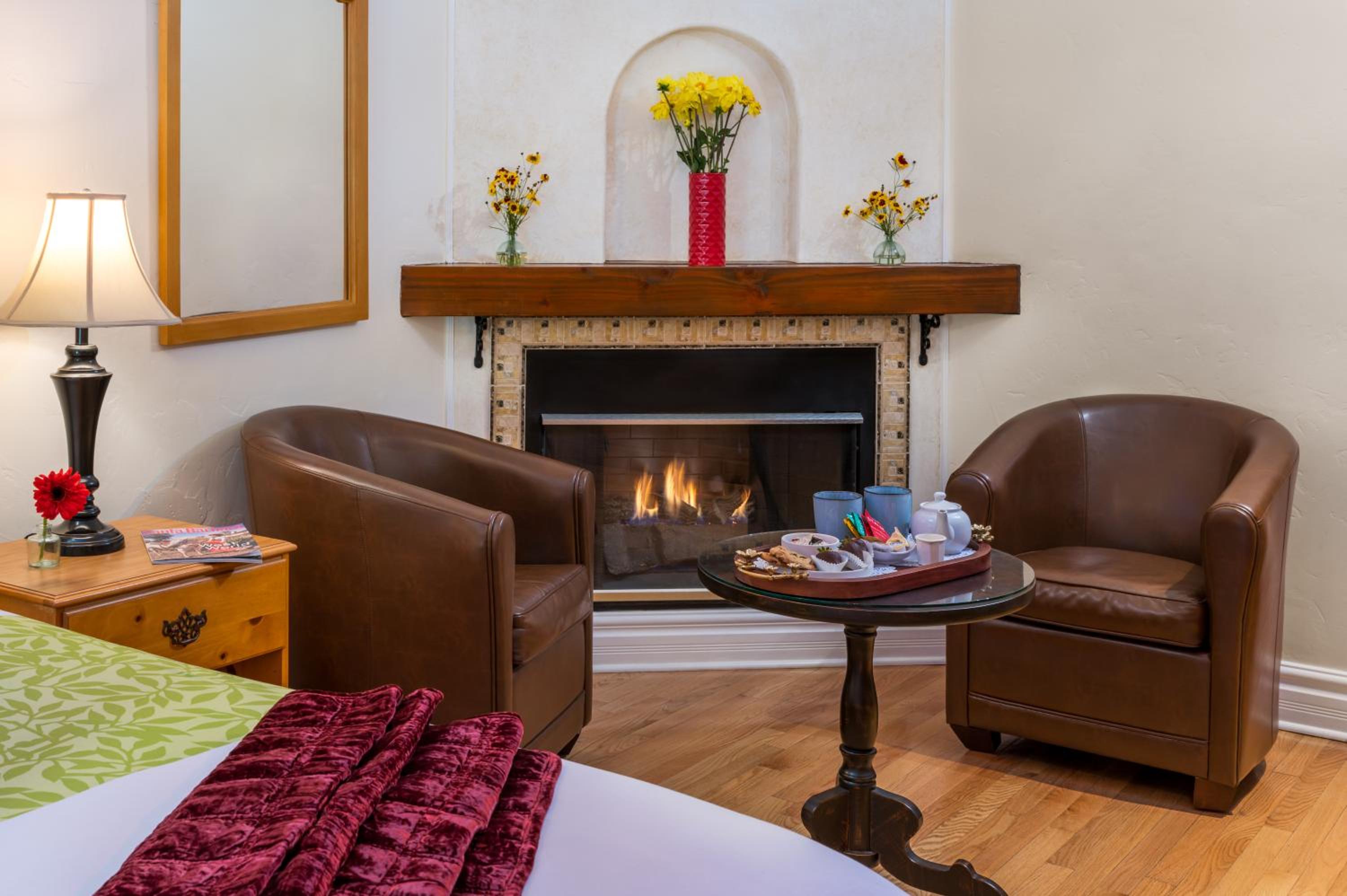 Deluxe King Room with Balcony