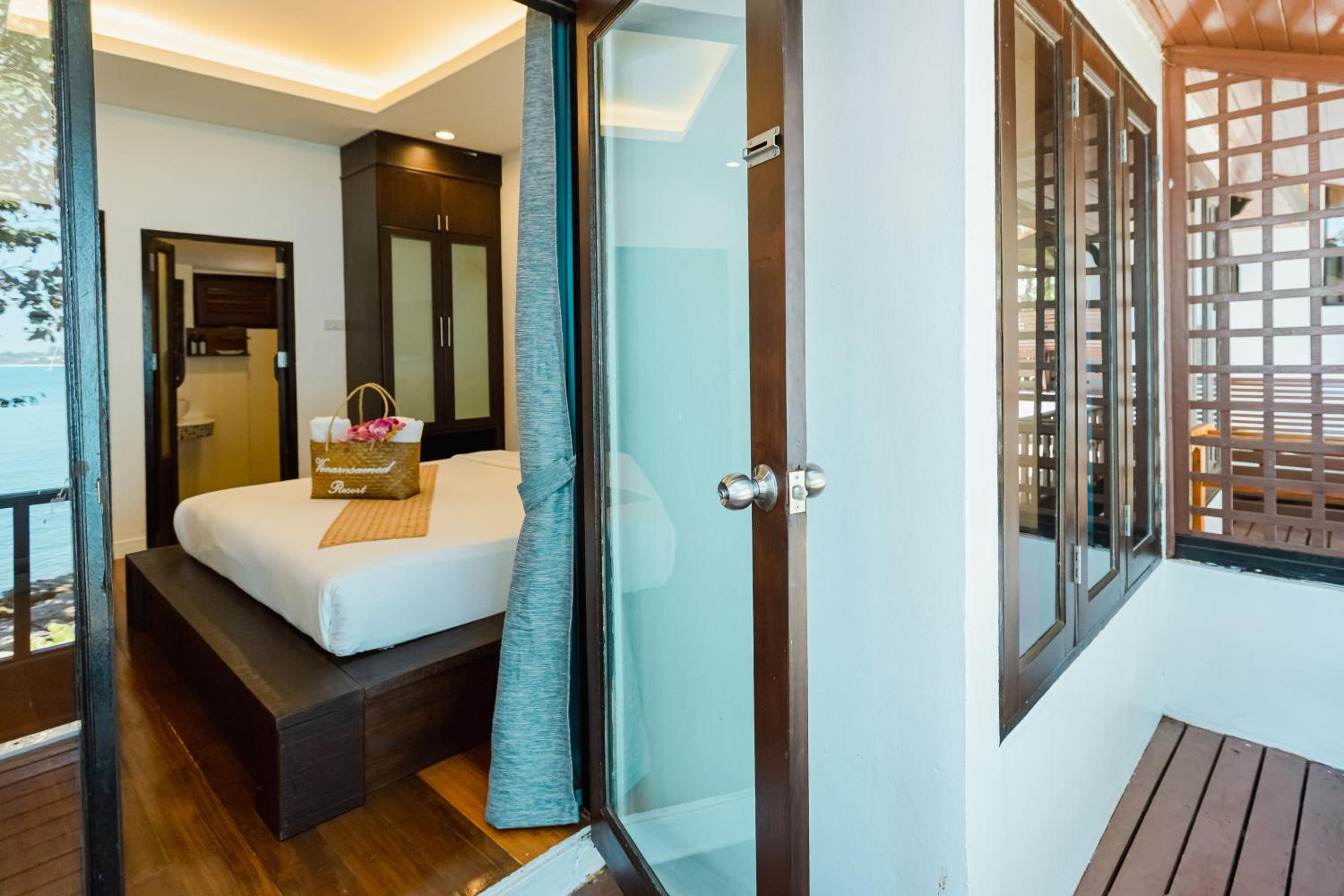 Queen Room with Sea View