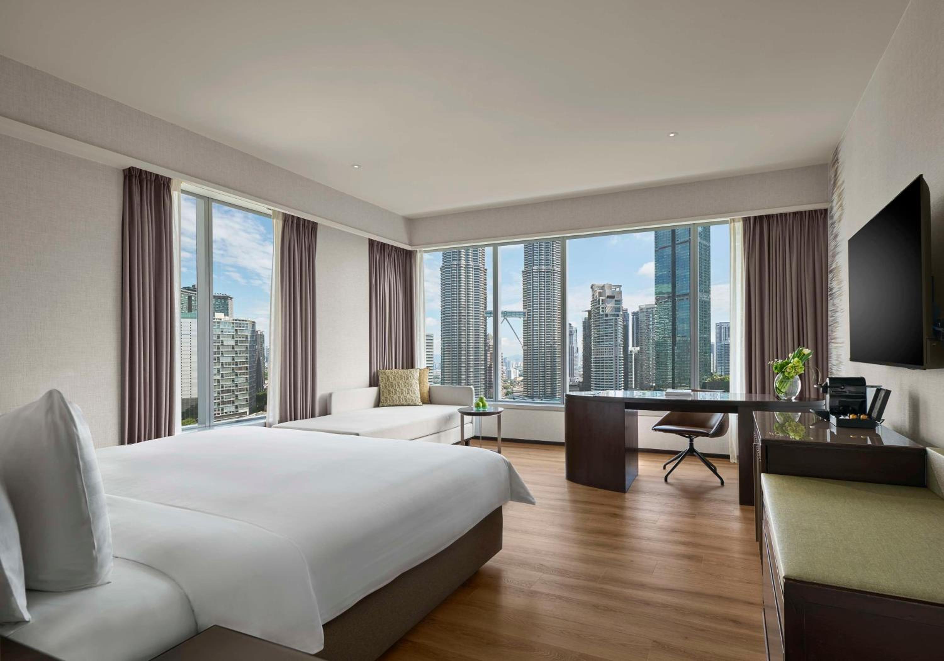 Traders Club Executive Twin Towers View Room (Newly Refurbished)