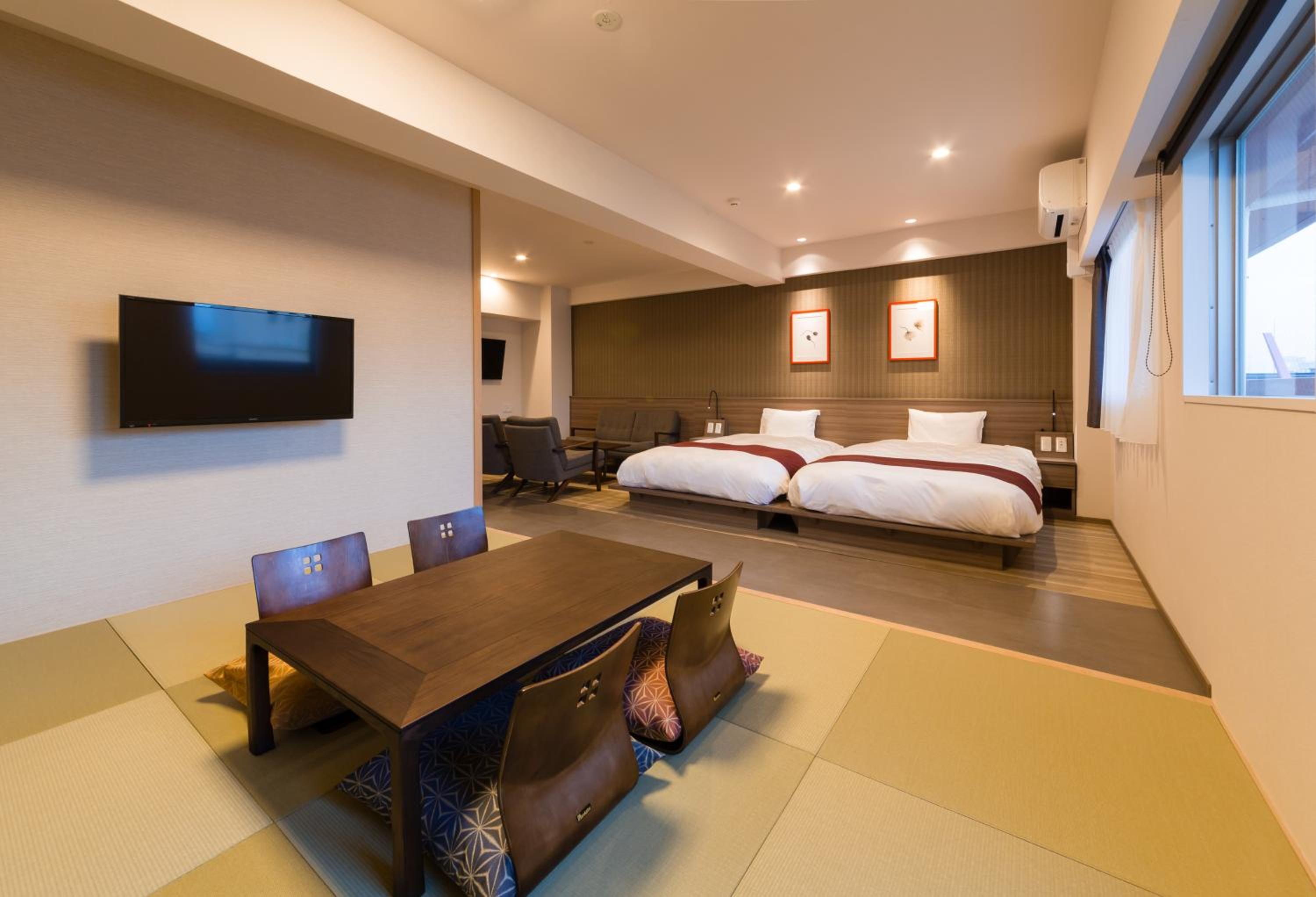Deluxe Twin Room with Tatami Area