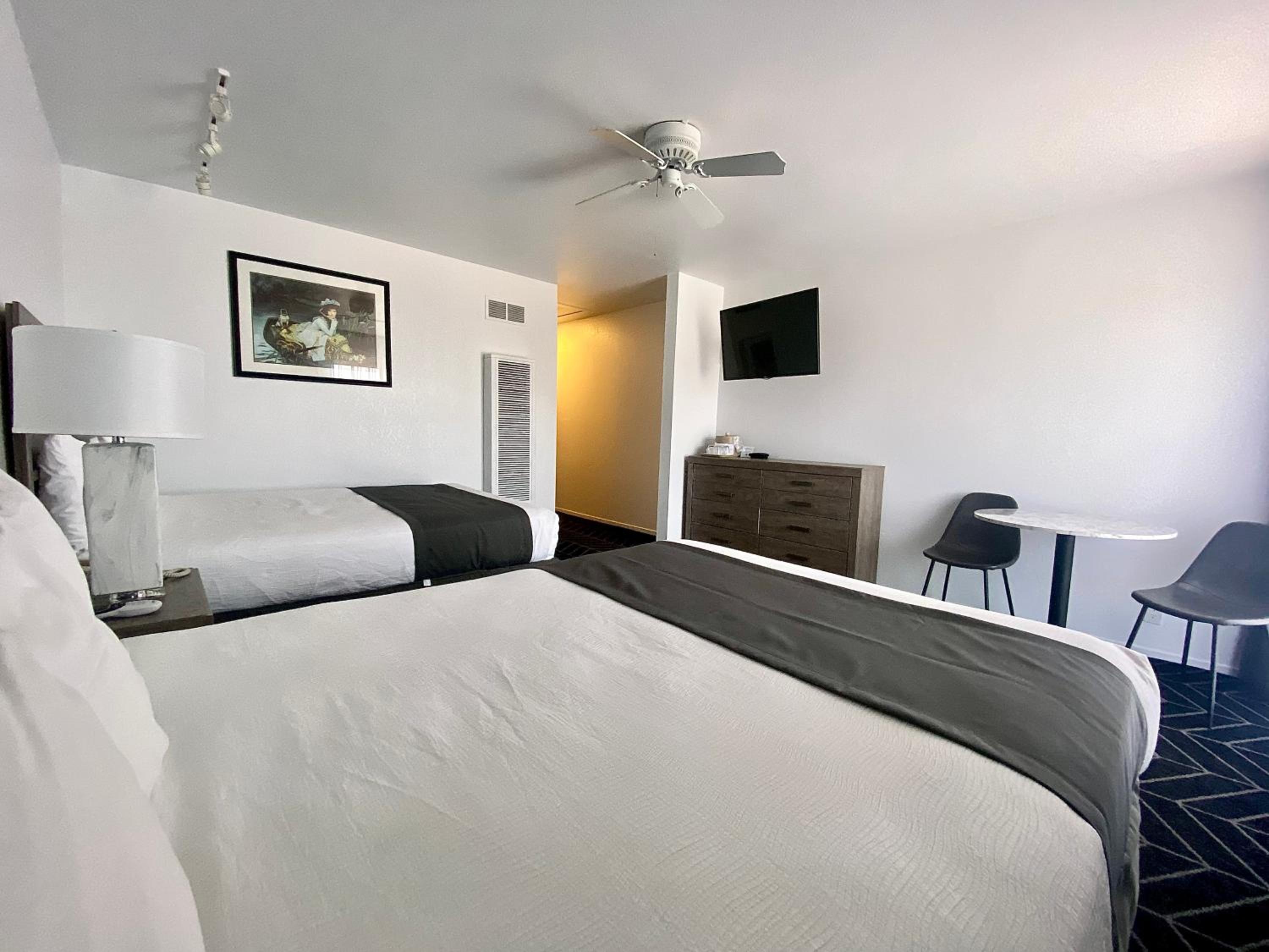 2 Queen Beds Non Smoking