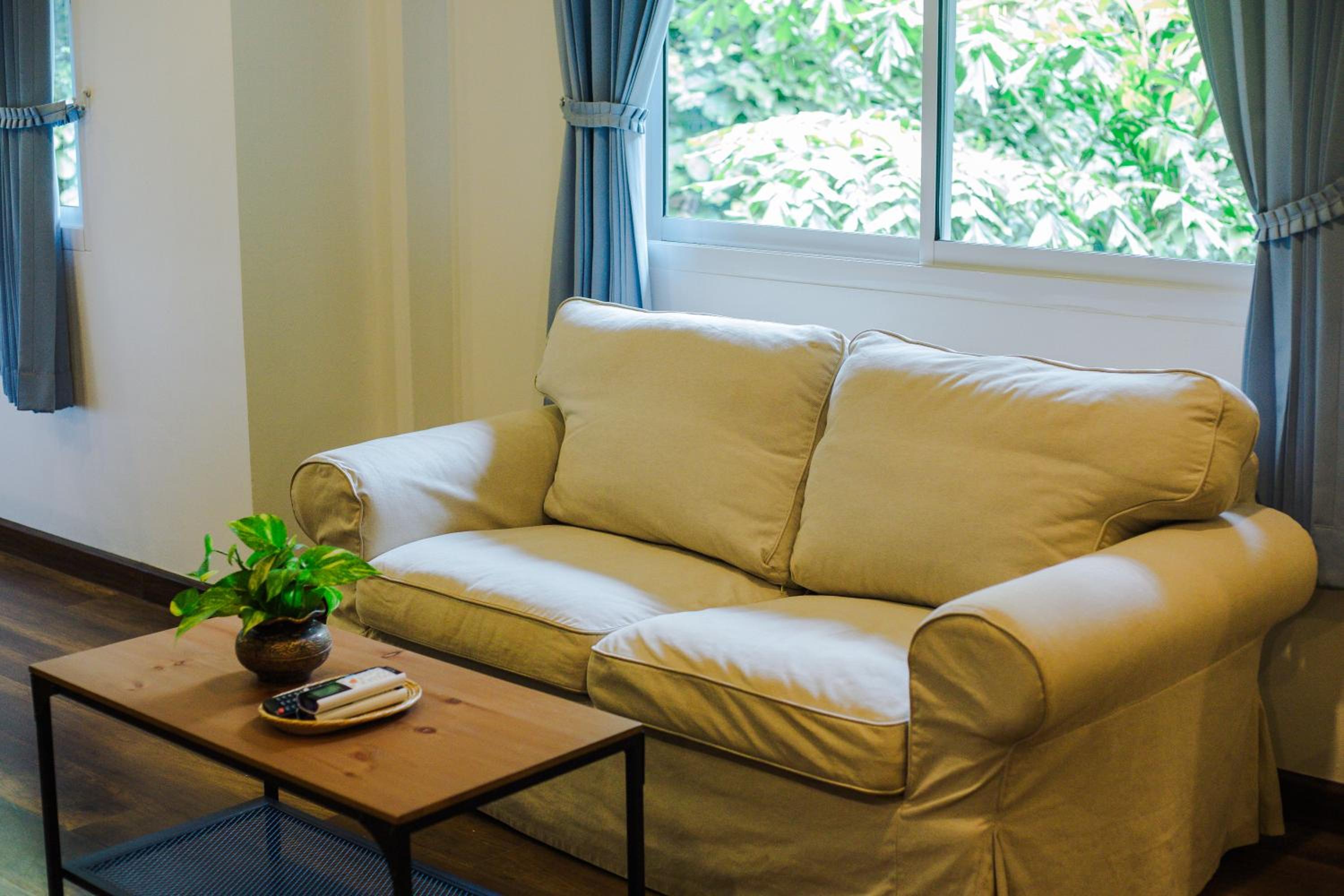 Family Room- Free Beach Shuttle