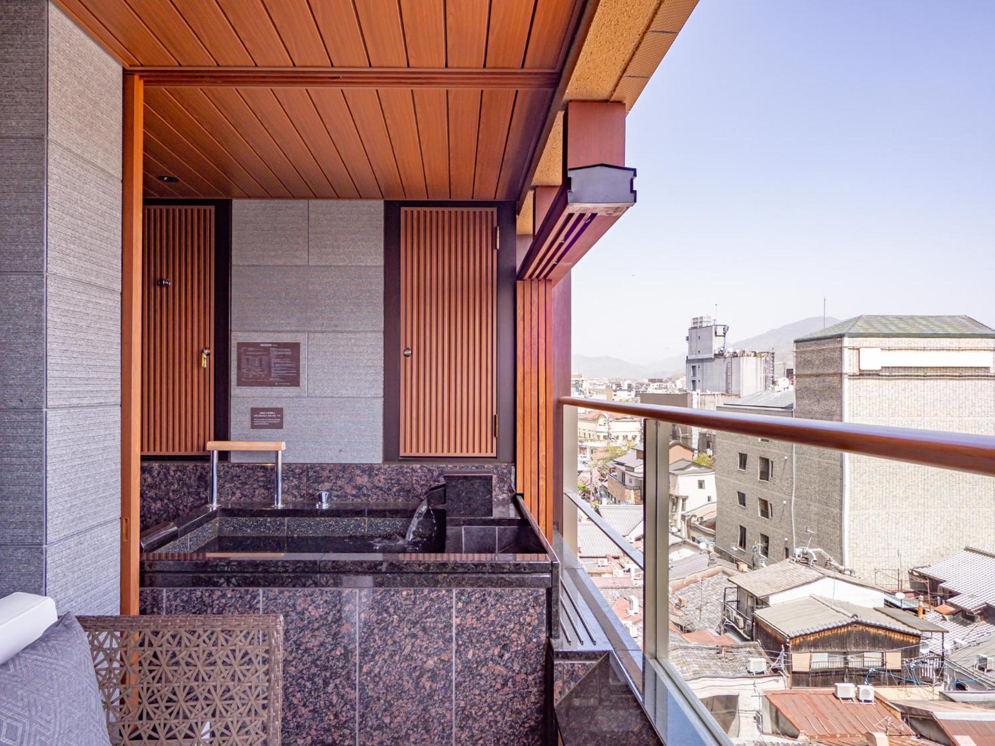 Premium Corner Twin - 5-7th Floor