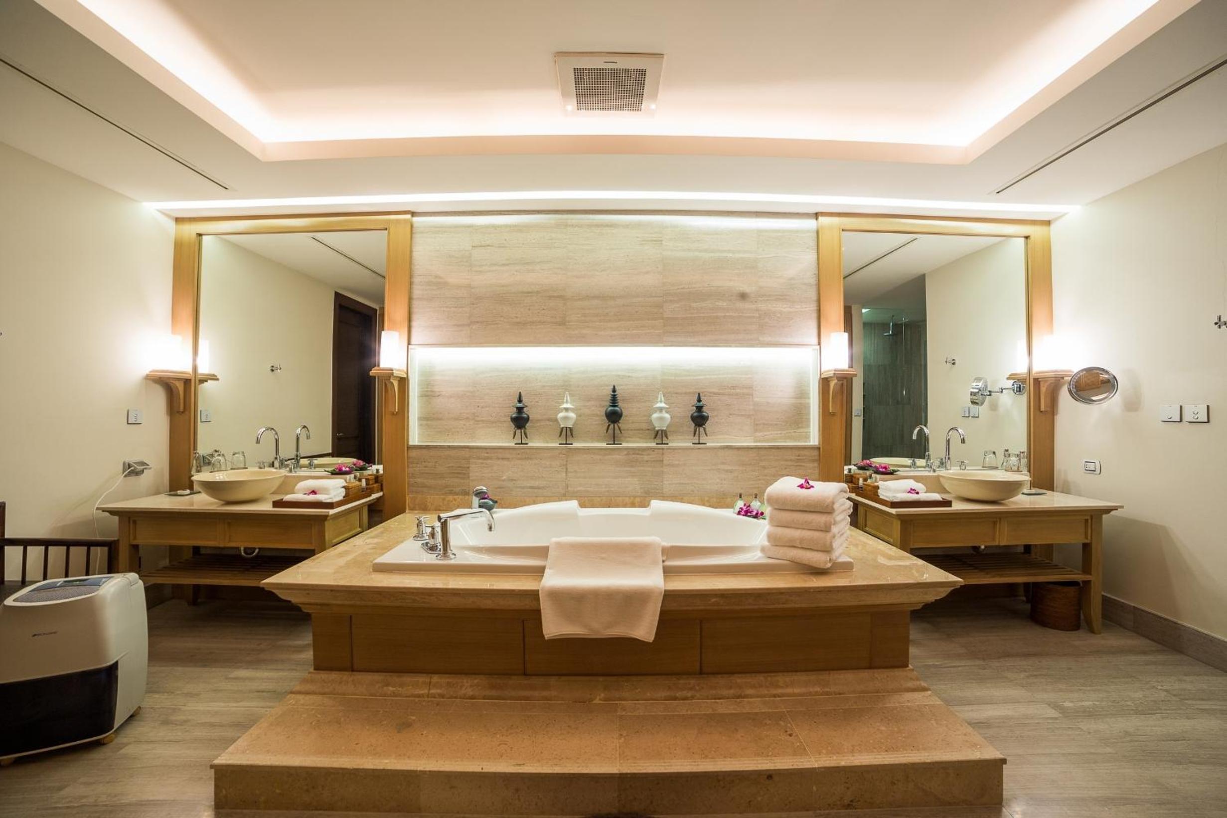 Four-Bedroom Ocean Front Residence 