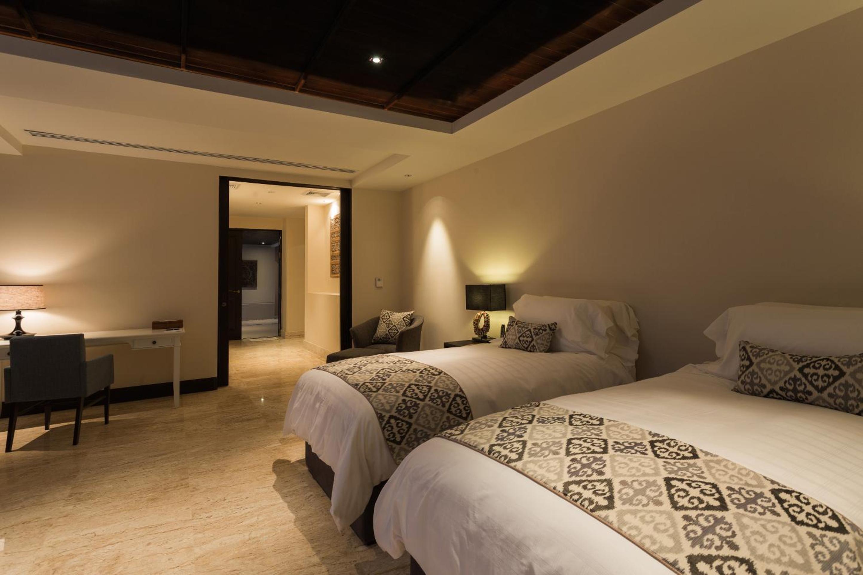 Six-Bedroom Ocean Front Residence 