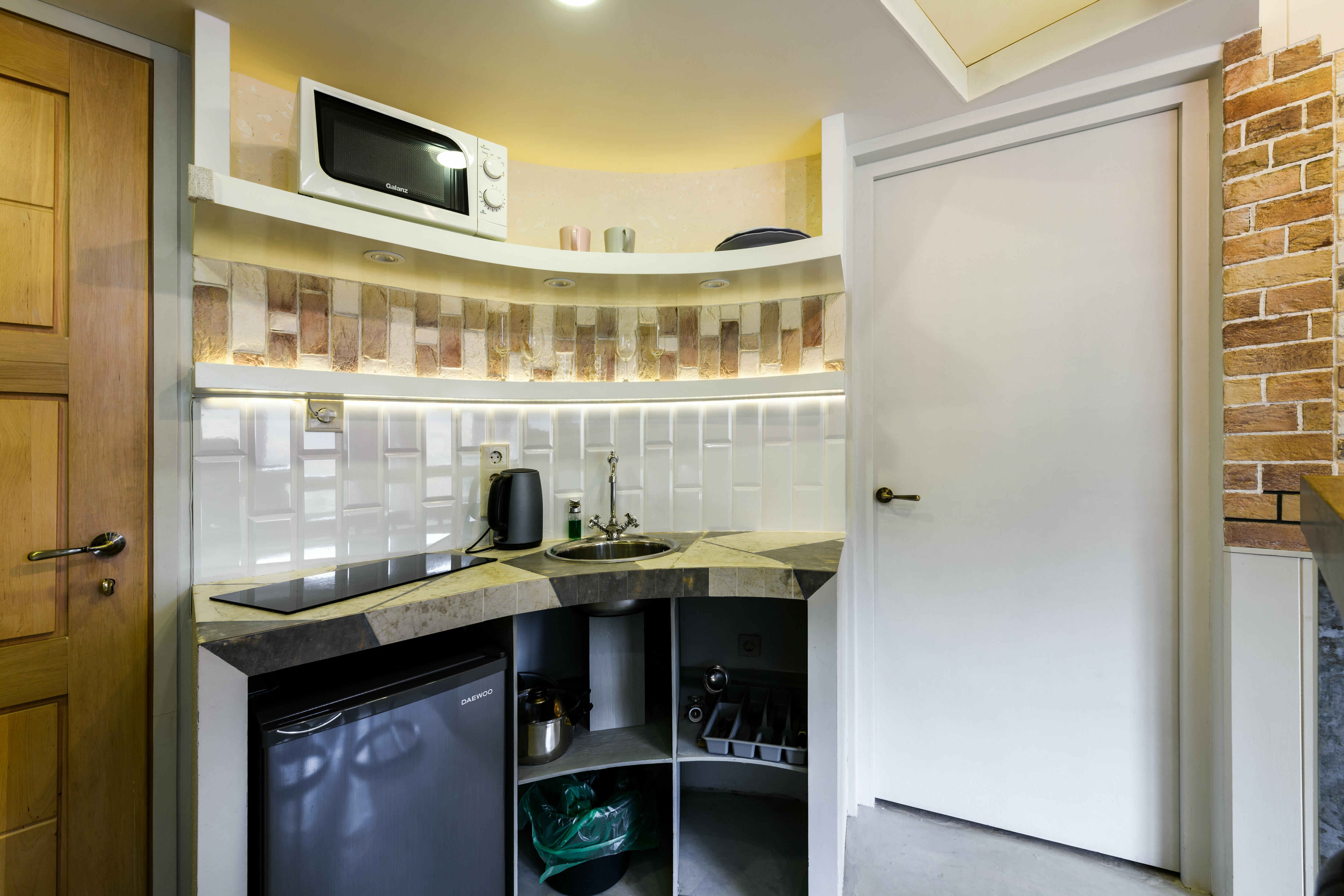 🏡 ДИЗАЙН-СТУДИЯ SAKURA | 20м² | 3 этаж Ваш уютный уголок с панорамным видом на Красную Поляну! 🌄 ✨