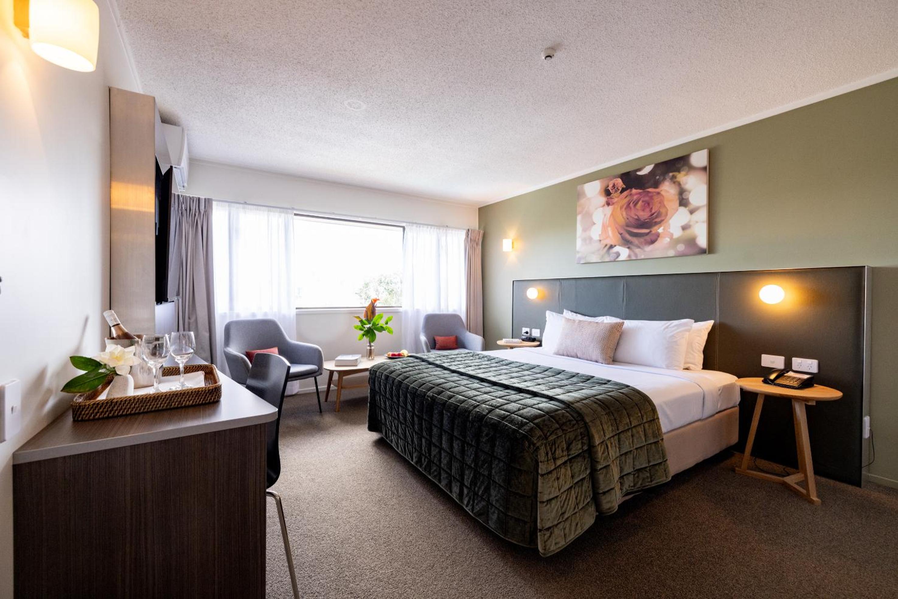 Superior King - City Views