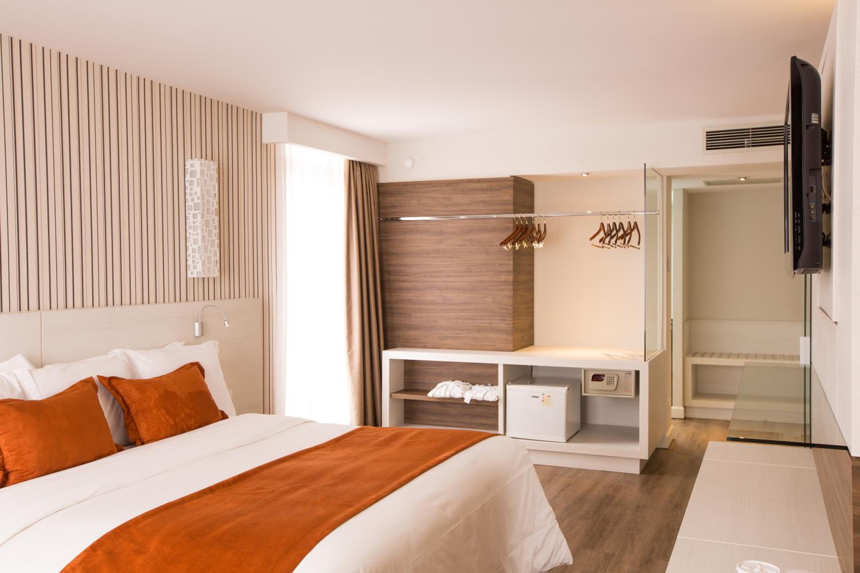 Business Class Queen Non Smoking