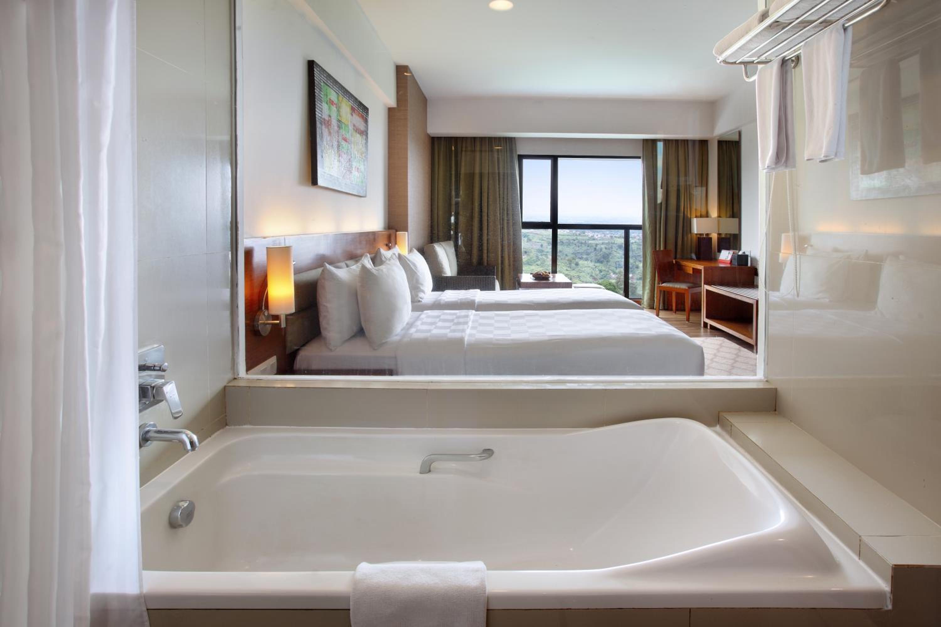 Grand Deluxe Twin Room