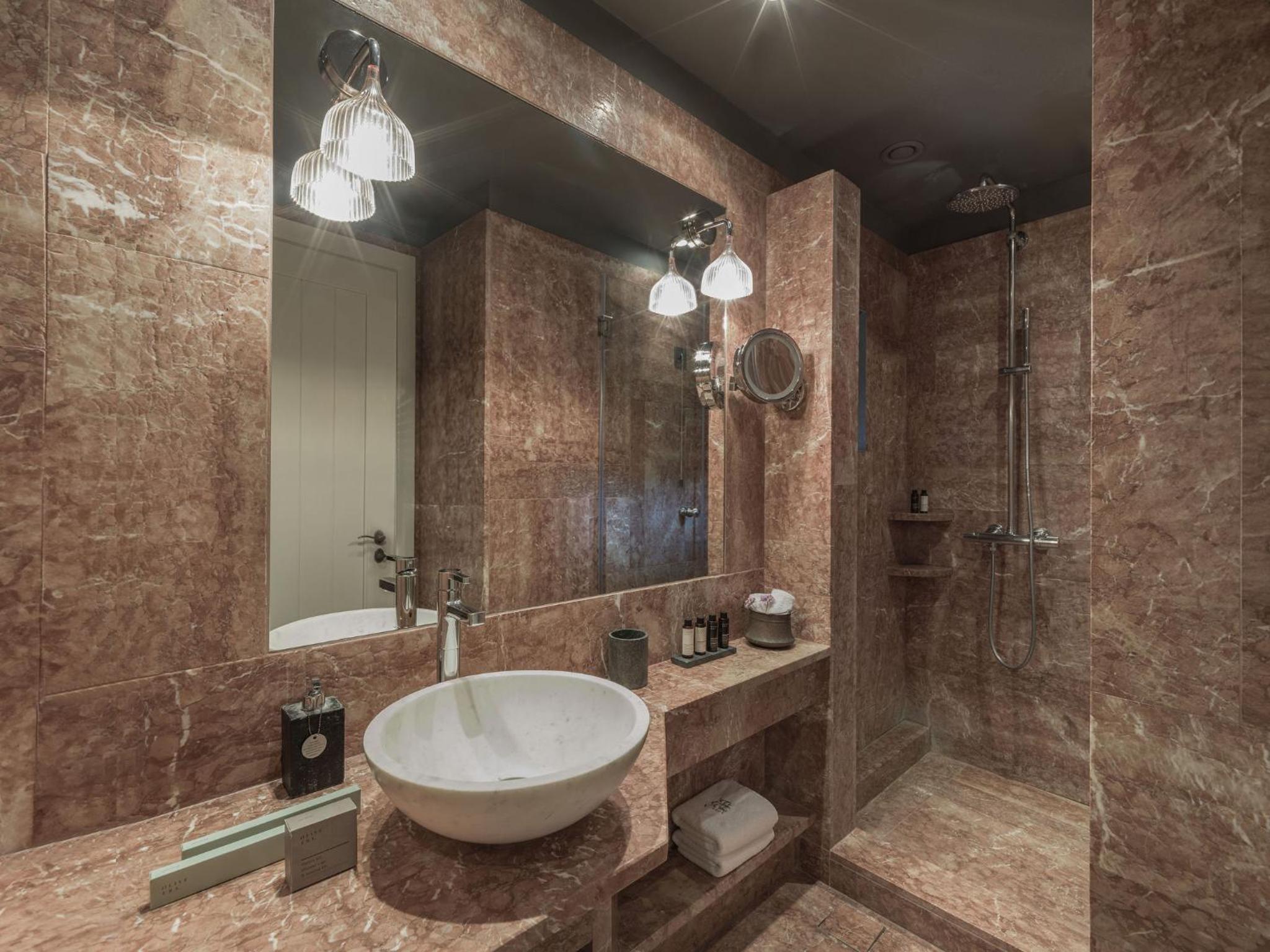 Easter Offer - Deluxe Double or Twin Room