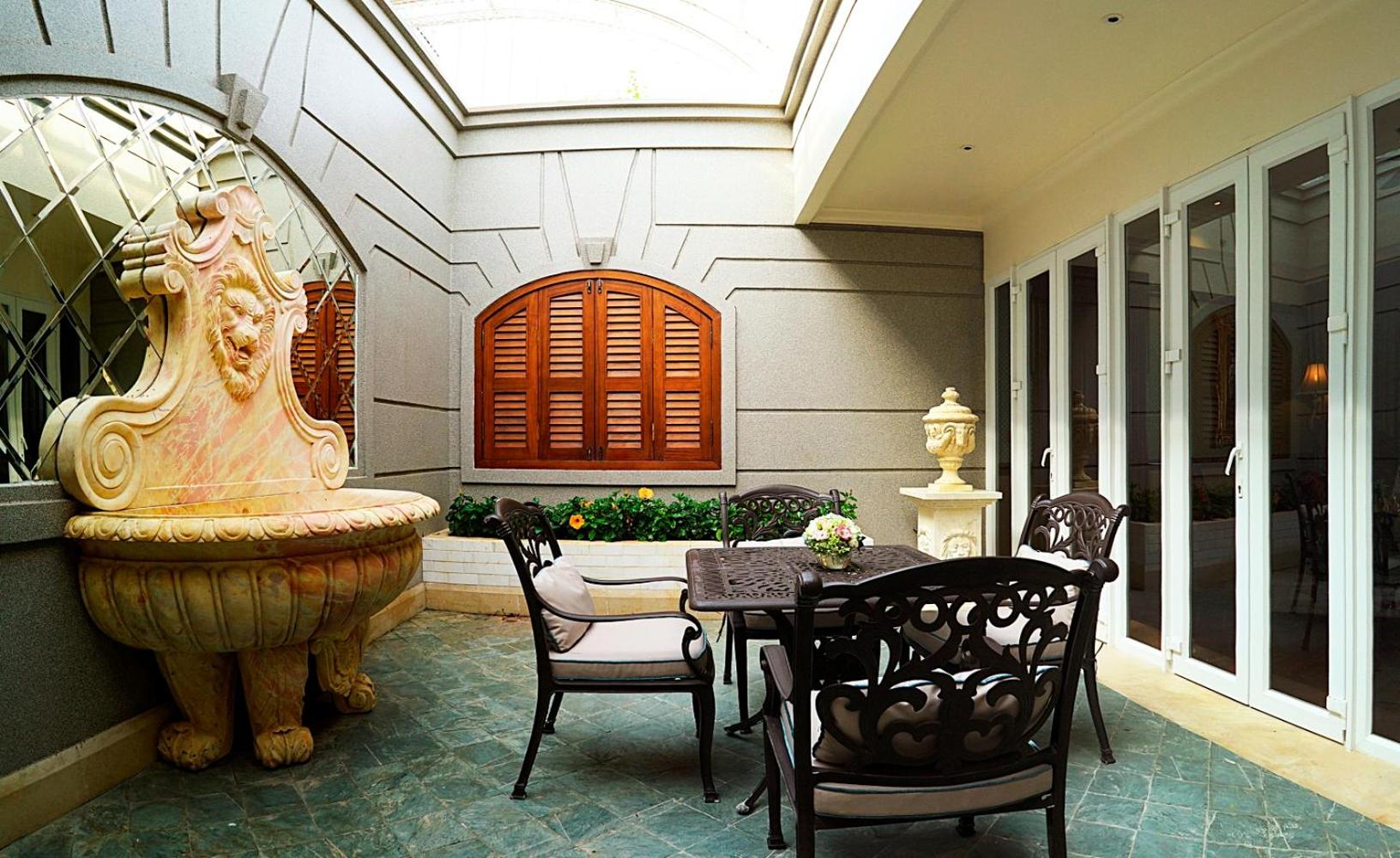 Heritage Imperial Suite