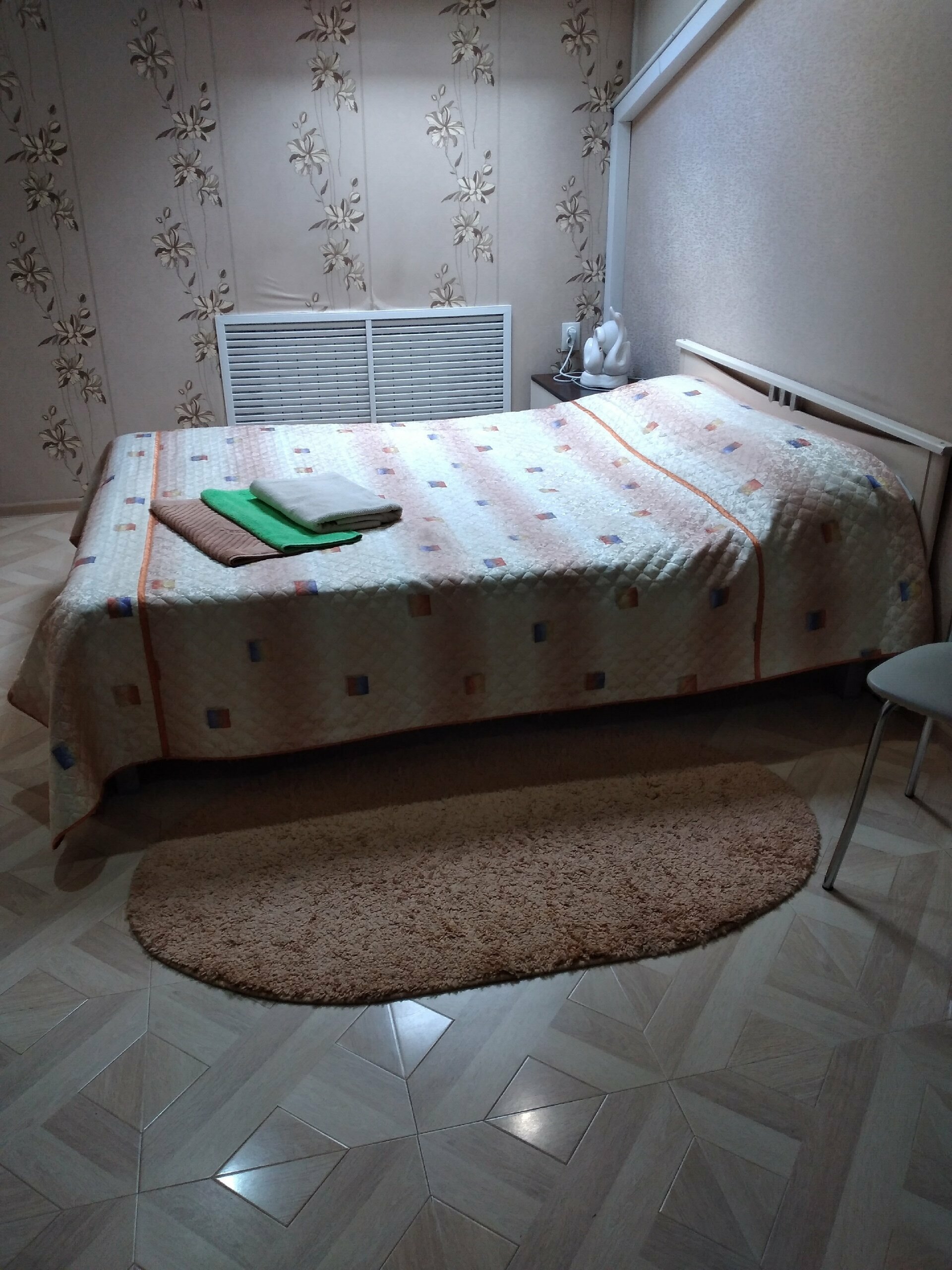 Стандартный одноместный с санузлом на два номера с диваном №2