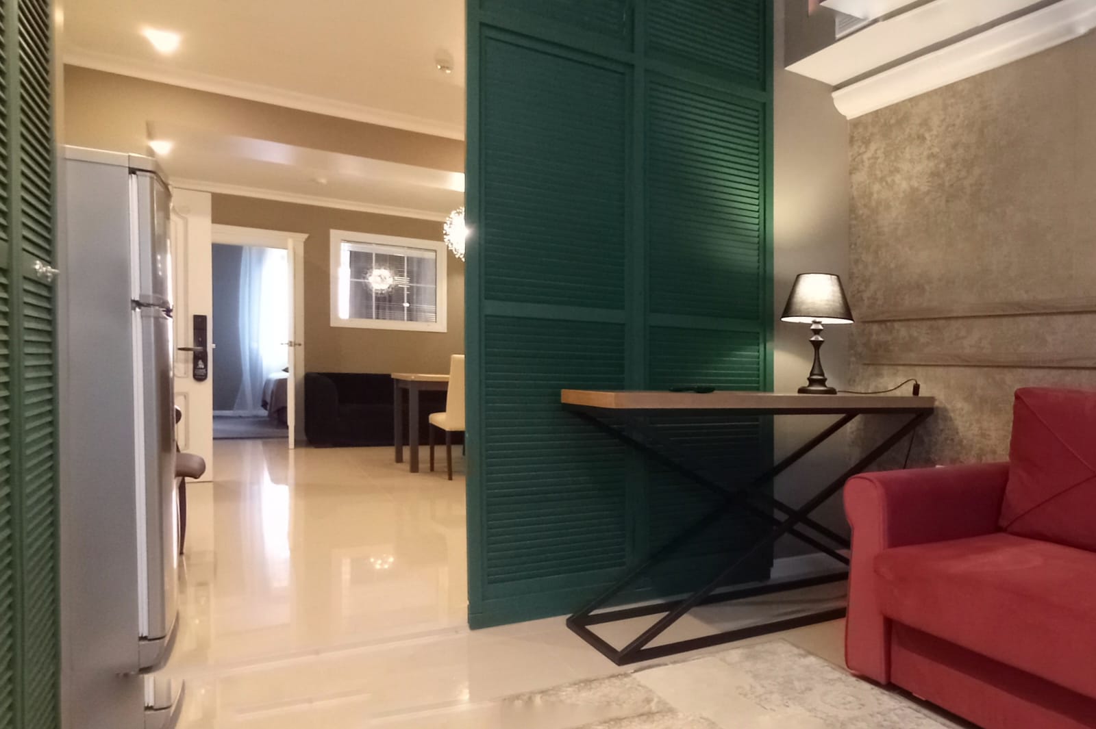 Апартаменты люкс с одной большой двуспальной или двумя отдельными кроватями и диваном