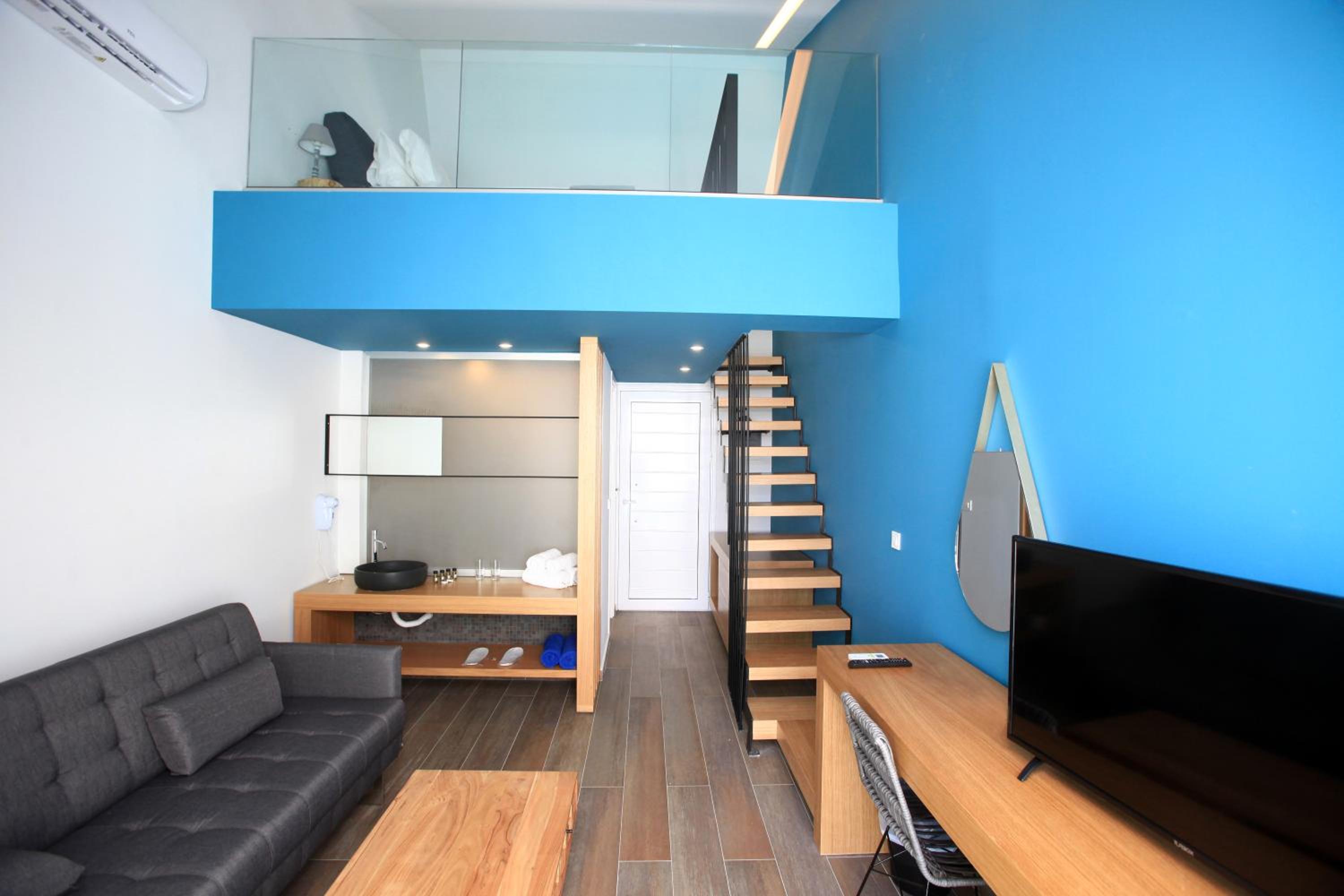 Superior Junior Suite with Private Pool - Spilled Level