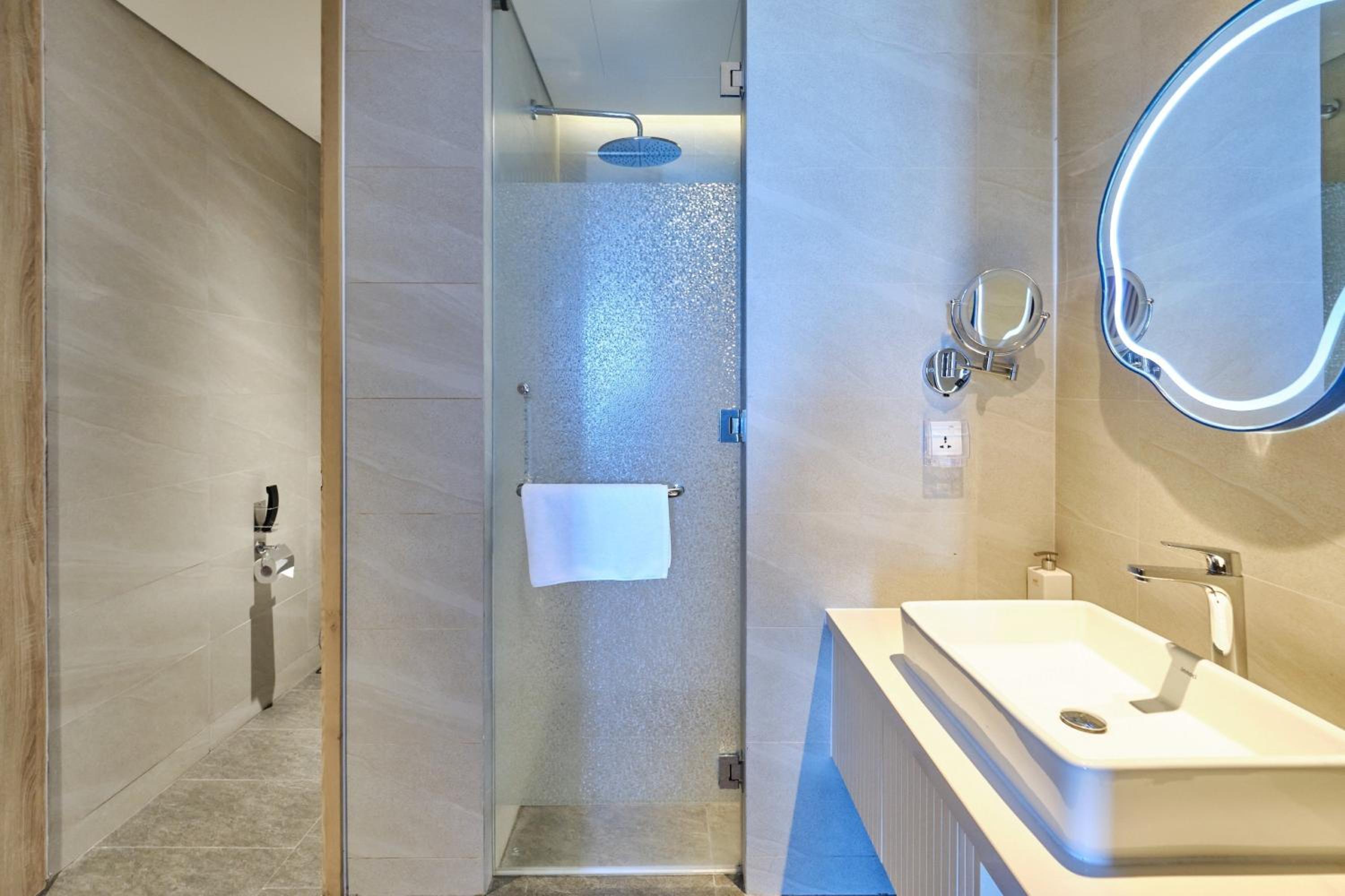 Deluxe Garden View King Room with Balcony