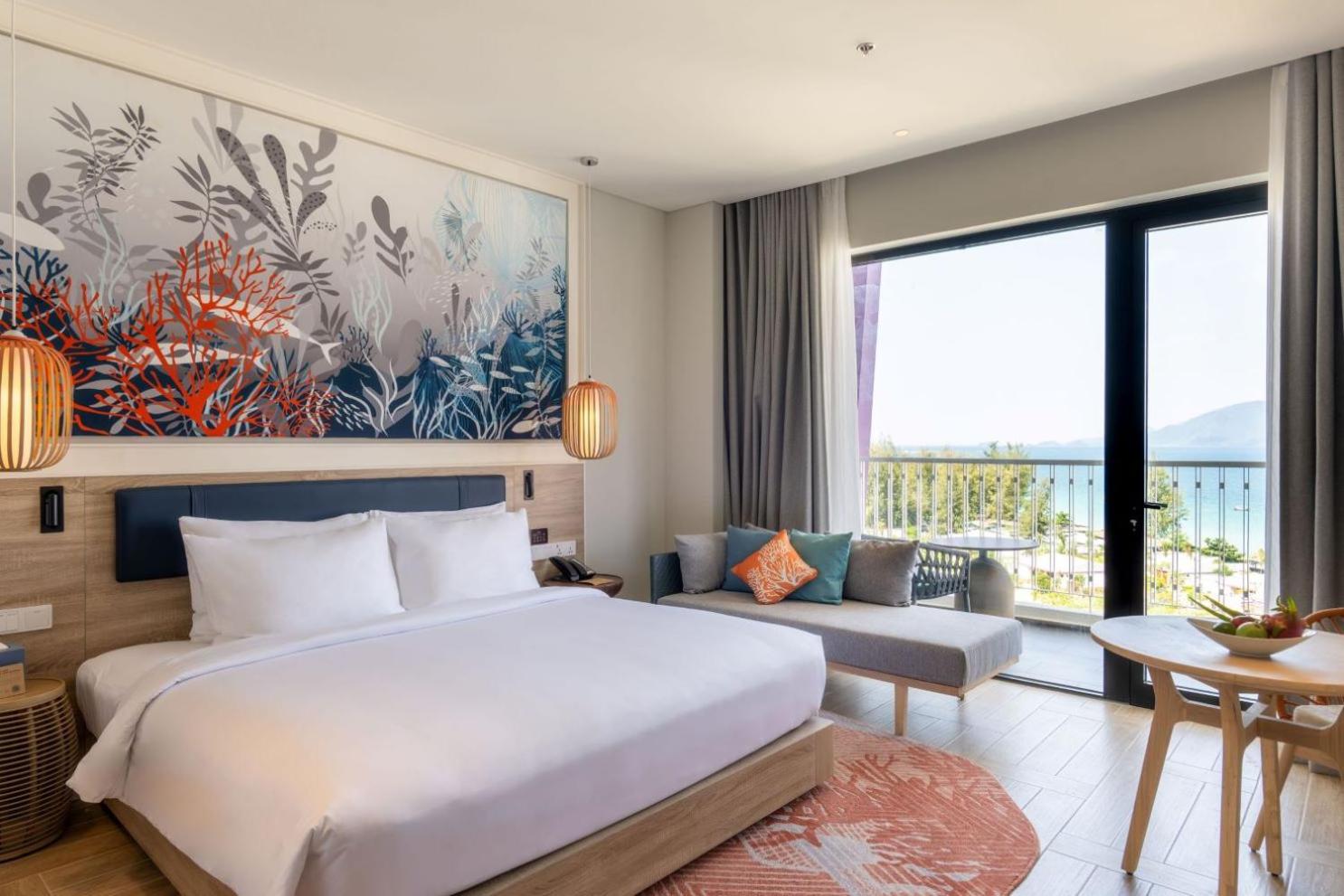 Deluxe Ocean View King with Balcony