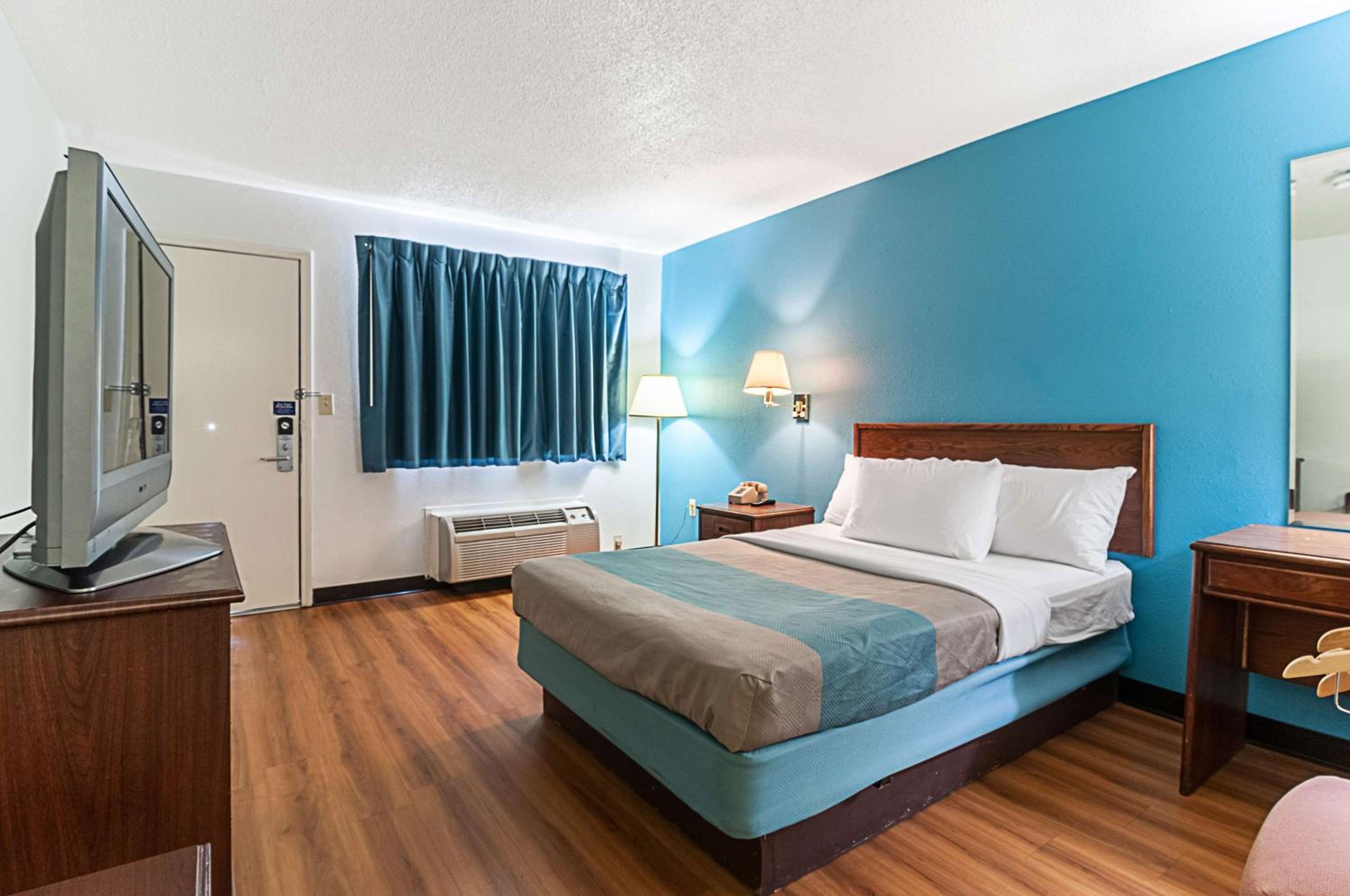 Double Room - Non-Smoking 