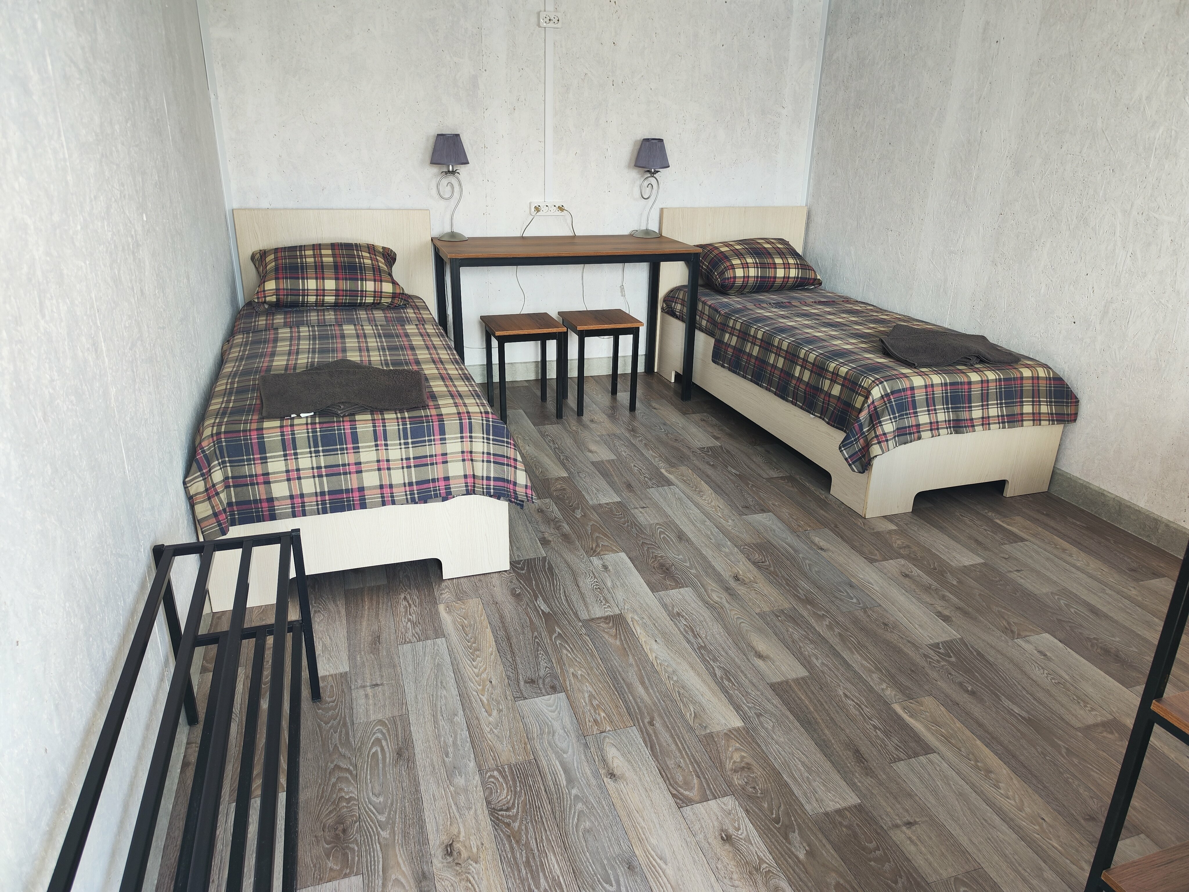 Двухместный номер с 2 отдельными кроватями и окном