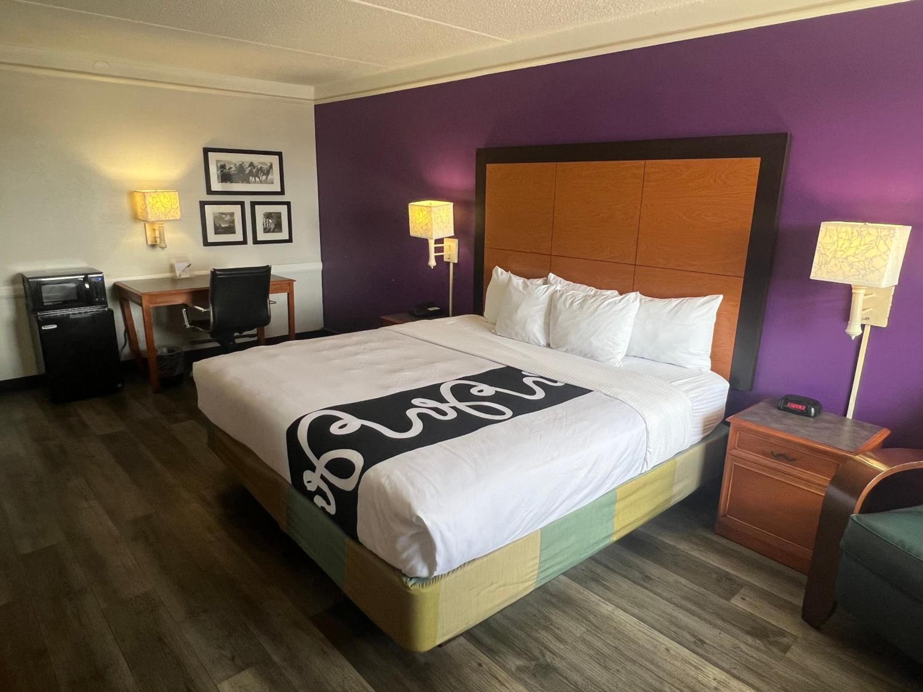 King Room - Non-Smoking